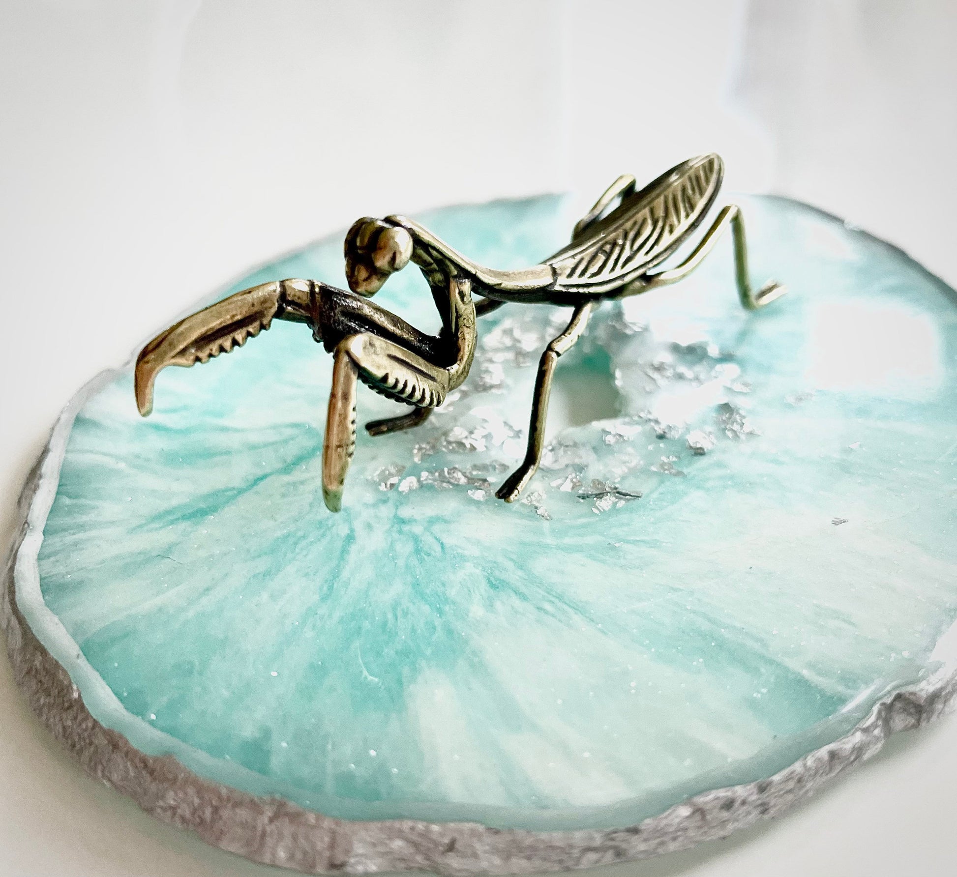 Fine Lifelike Solid Brass Praying Mantis Statue, Metal Pen Rest, Japanese Desk Accessory, Christmas gift, Dip Pen Holder