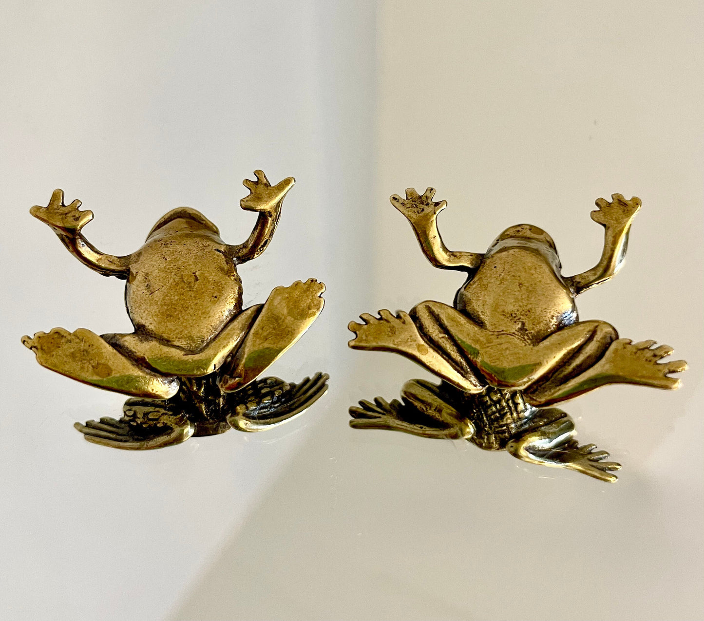 Fine Lifelike Solid Brass Frog figurine, Couple of Frogs Statue, Small Paperweight, Cute collectible figurine, Desk Accessory