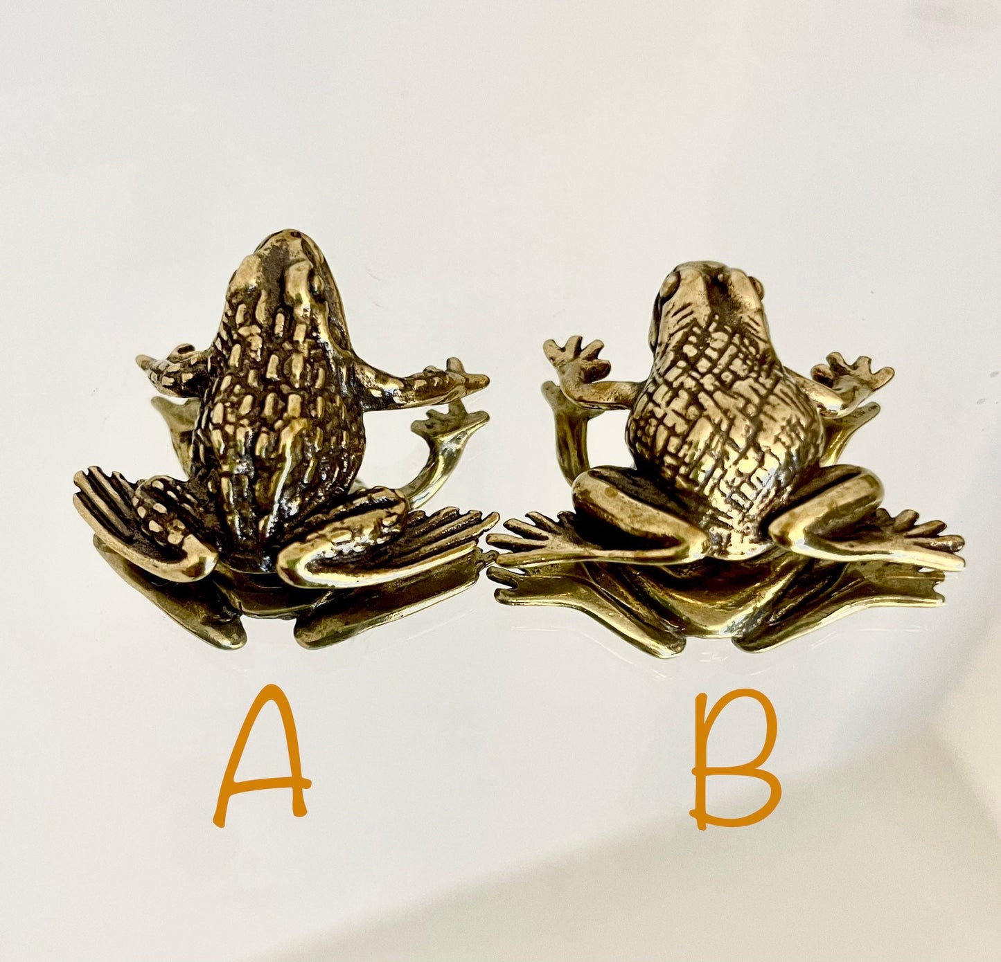 Fine Lifelike Solid Brass Frog figurine, Couple of Frogs Statue, Small Paperweight, Cute collectible figurine, Desk Accessory
