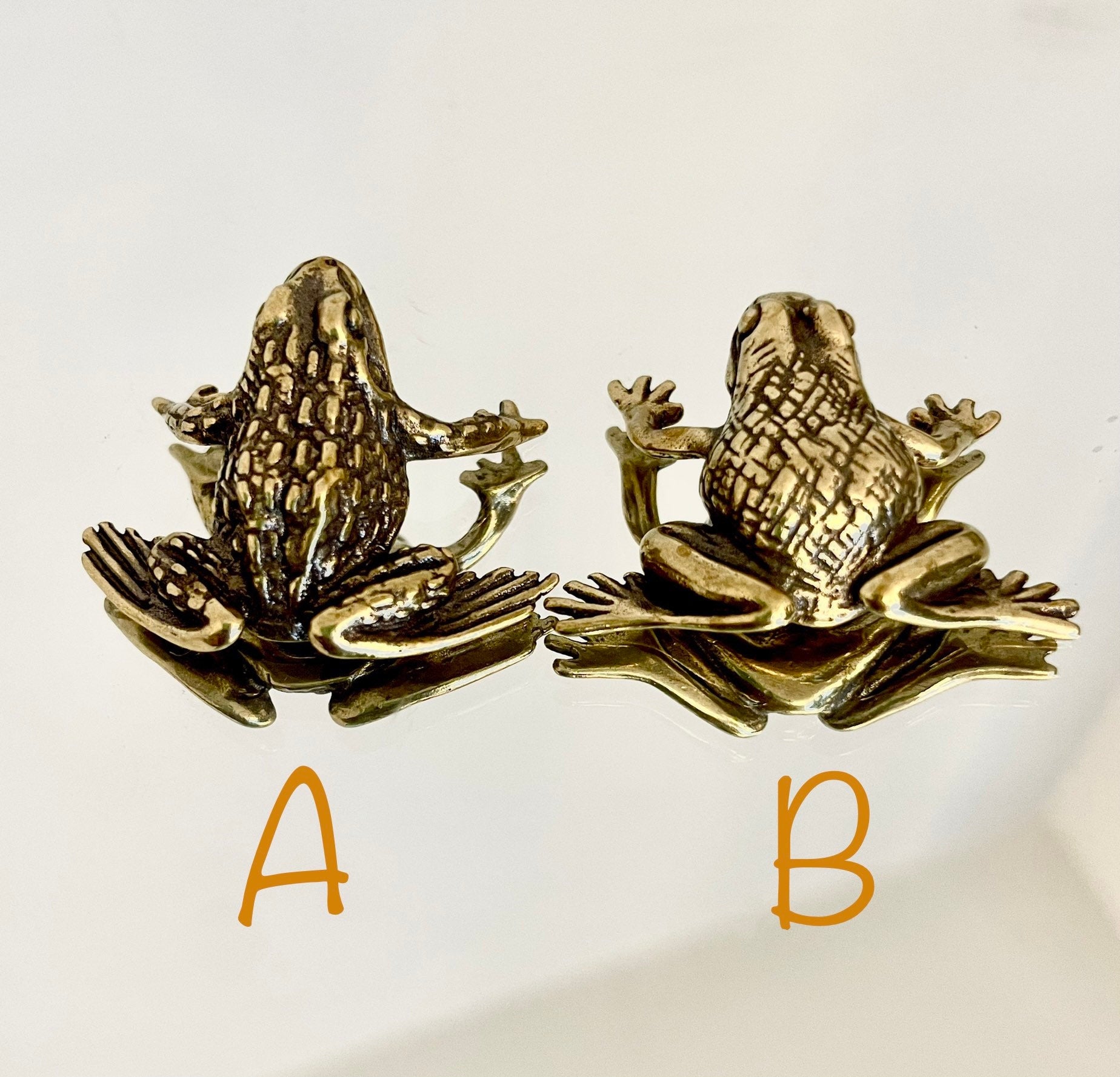 Fine Lifelike Solid Brass Frog figurine, Couple of Frogs Statue, Small Paperweight, Cute collectible figurine, Desk Accessory