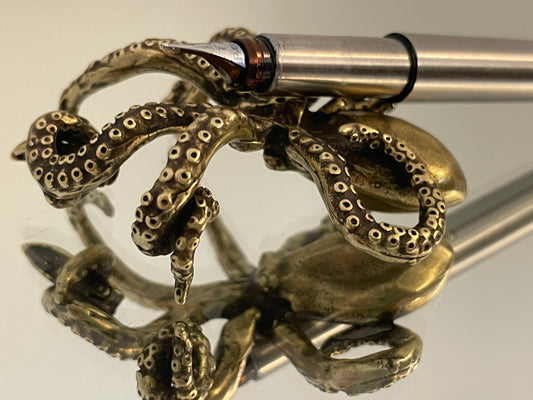 Kraken statuette, Fine octopus, figurine pen holder, brush rest, sea creature statue, desktop decor, creative gift, boss gift