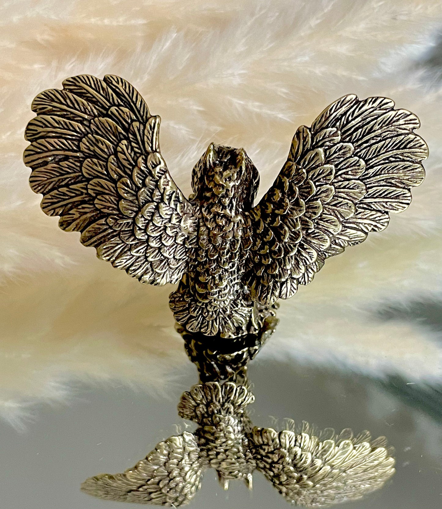 Solid brass Eagle-Owl metal figurine, metal Workmanship, Bubo bubo Figurine, owl Miniatures, Beautiful Desktop Ornament, Paperweight