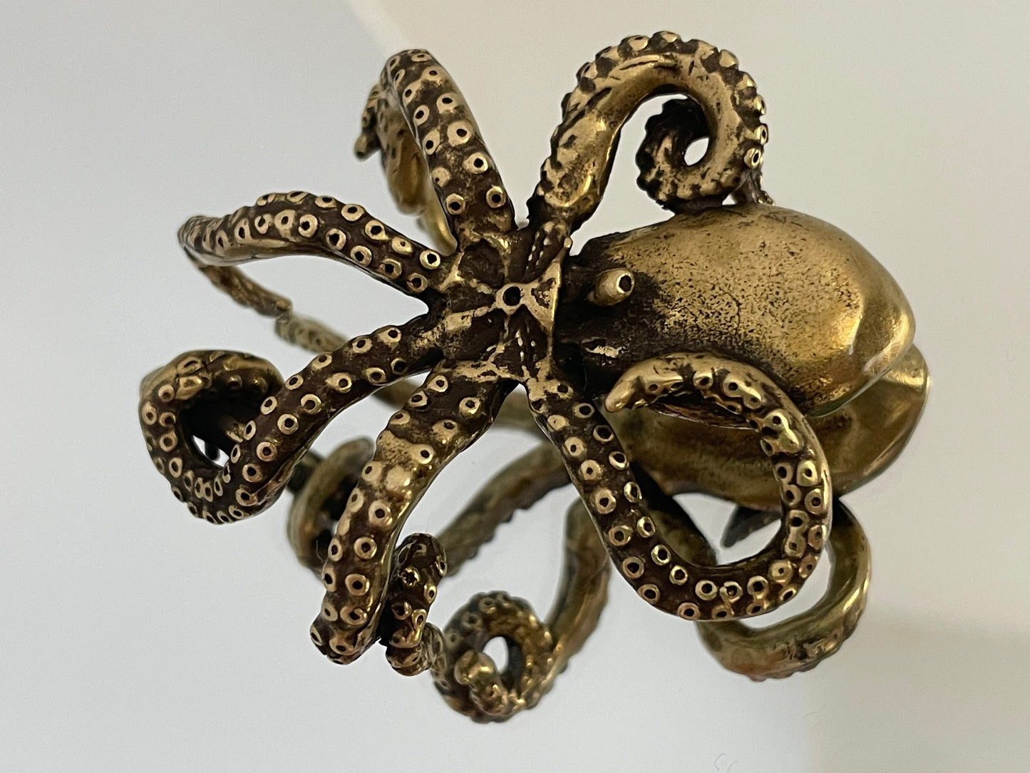 Kraken statuette, Fine octopus, figurine pen holder, brush rest, sea creature statue, desktop decor, creative gift, boss gift
