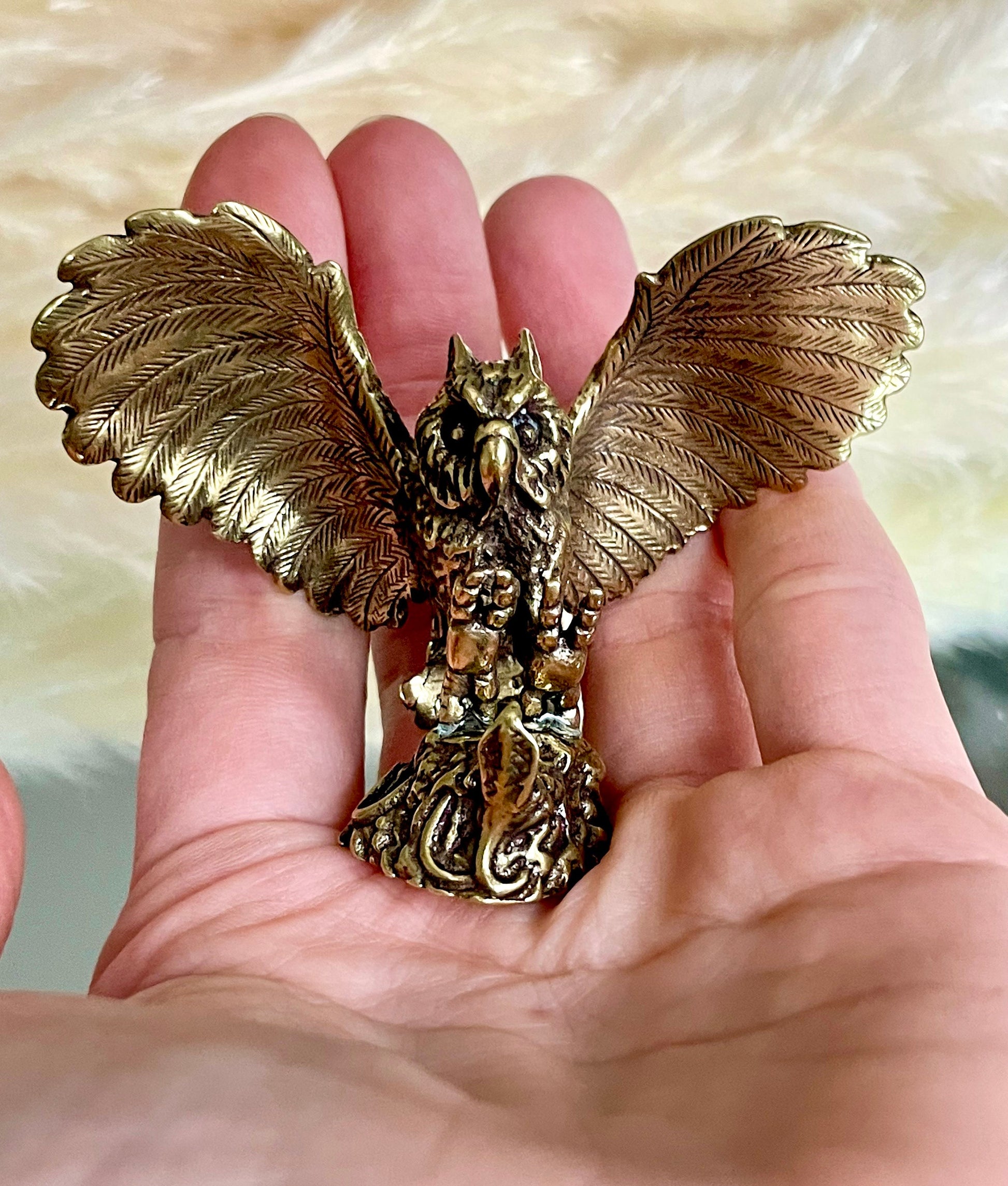 Solid brass Eagle-Owl metal figurine, metal Workmanship, Bubo bubo Figurine, owl Miniatures, Beautiful Desktop Ornament, Paperweight