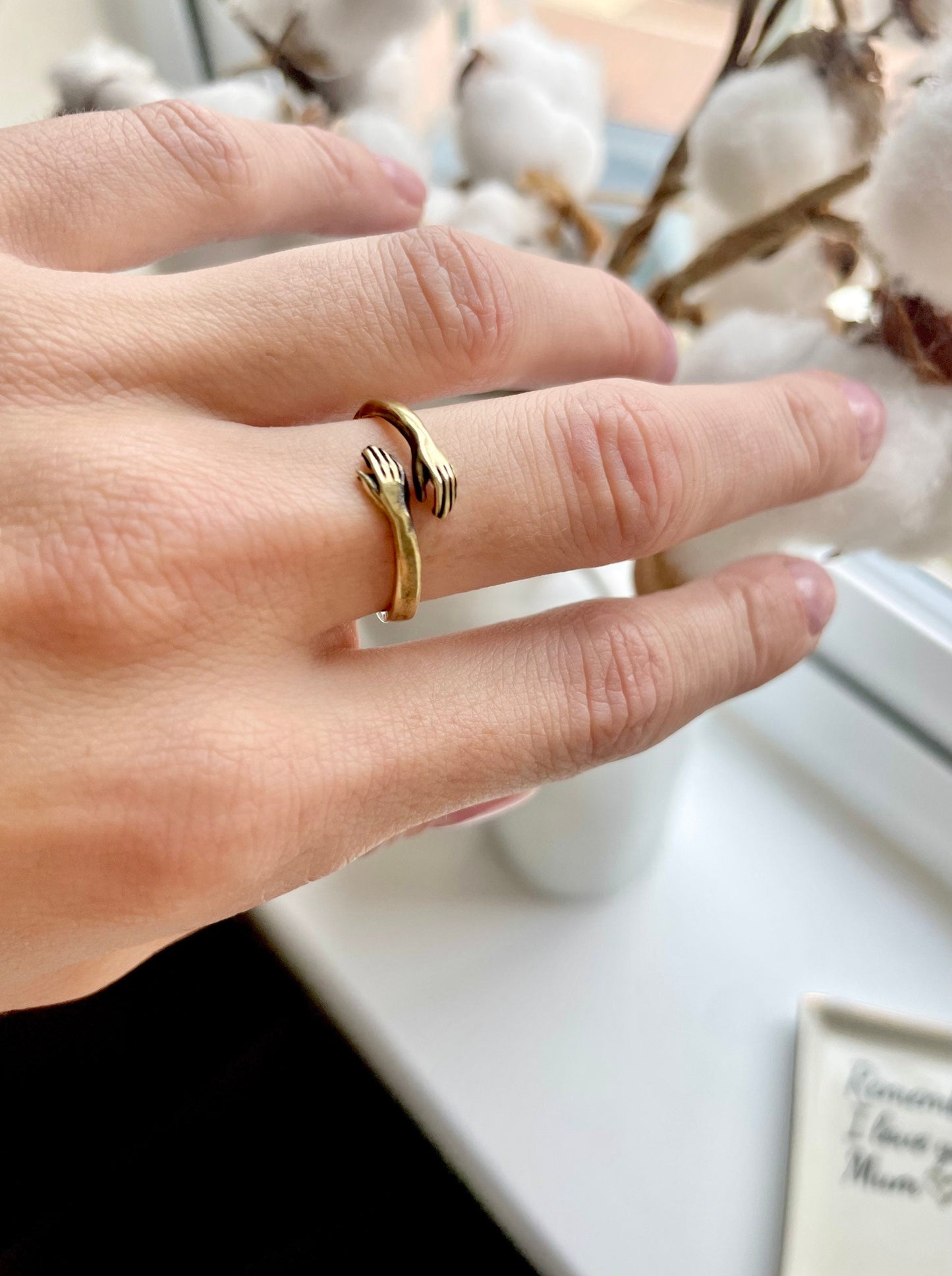Little cuddle ring, 925 silver ring, golden finish, Fully adjustable ring, Special gift for loved ones, Two hands ring, Novelty gift