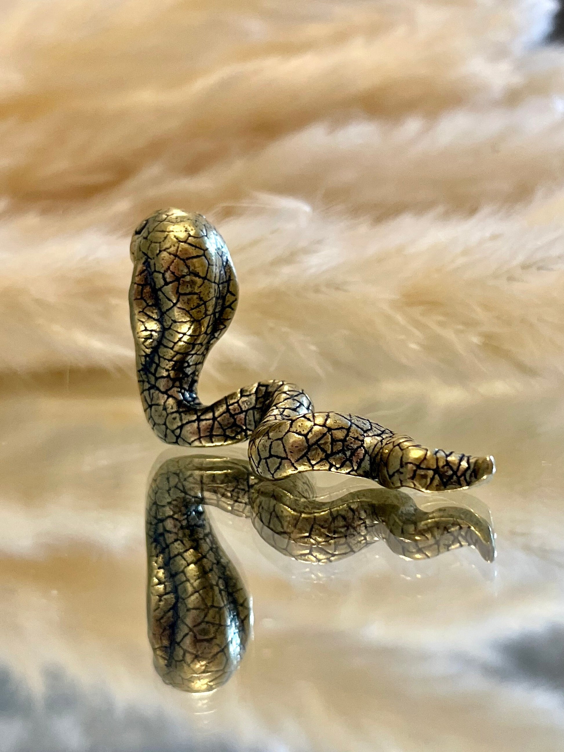 Snake cobra metal figurine, fine lifelike miniature, solid brass desktop ornament, creative gift, gift for snake lovers