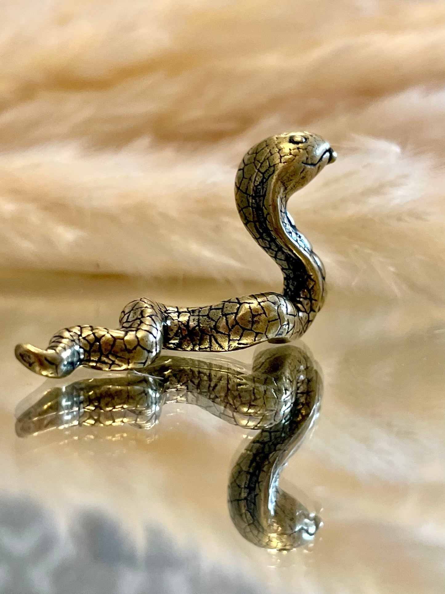 Snake cobra metal figurine, fine lifelike miniature, solid brass desktop ornament, creative gift, gift for snake lovers