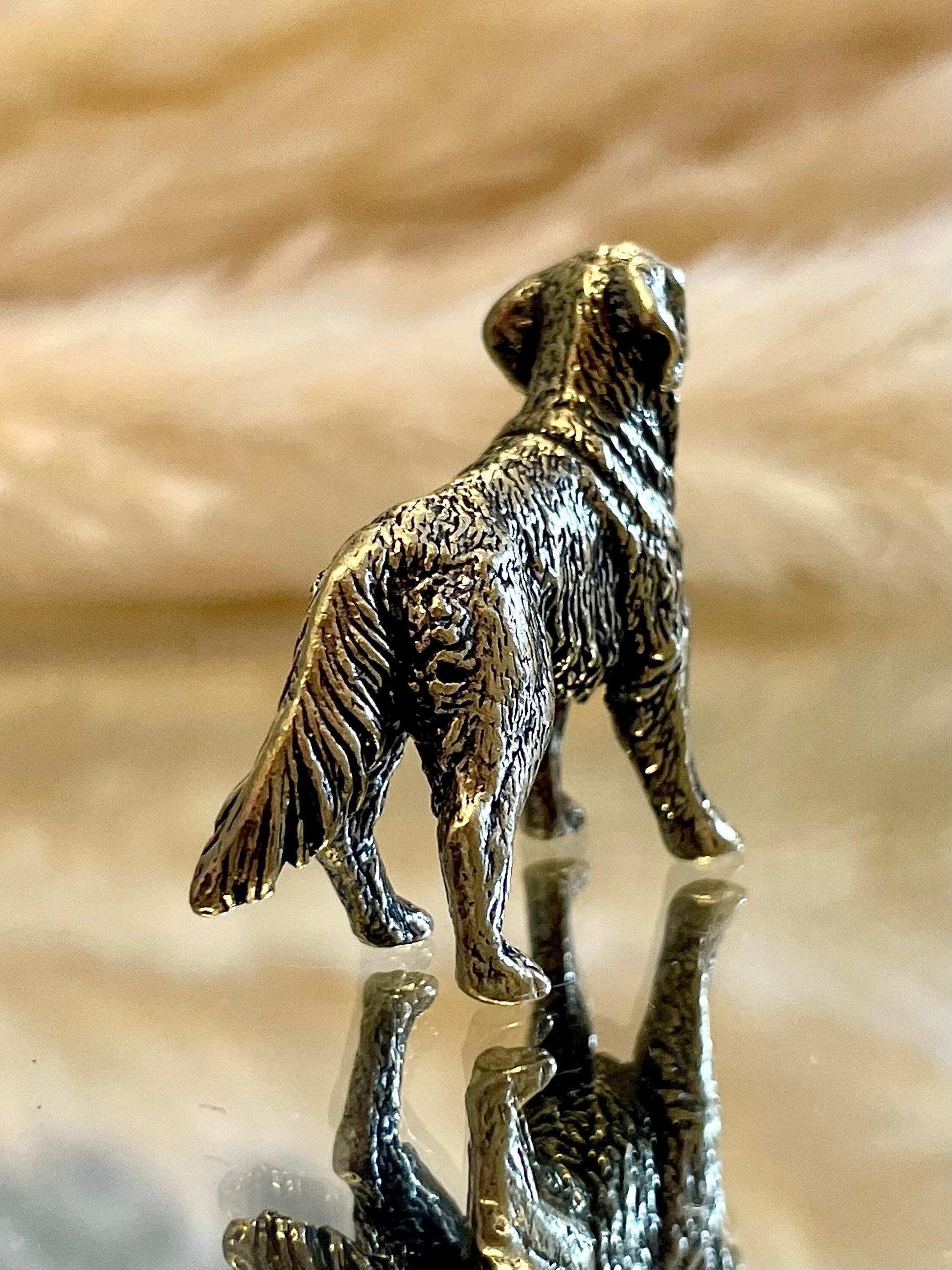 Golden retriever fine workmanship solid brass figurine traditional dog statue