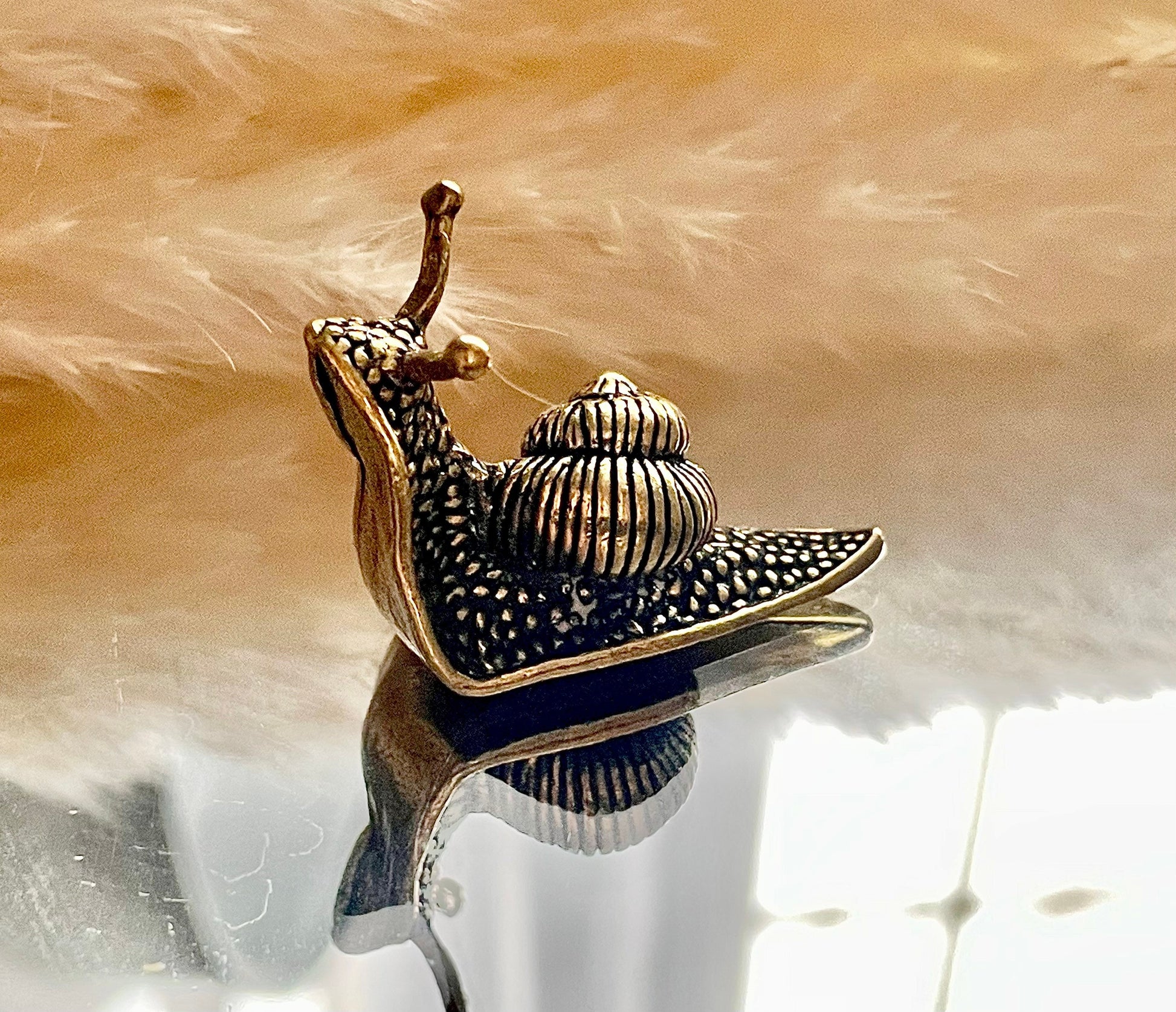 Loving Garden Snails, Snails figurine, Fine lifelike solid brass ornament, creative gift, Valentine’s Day idea