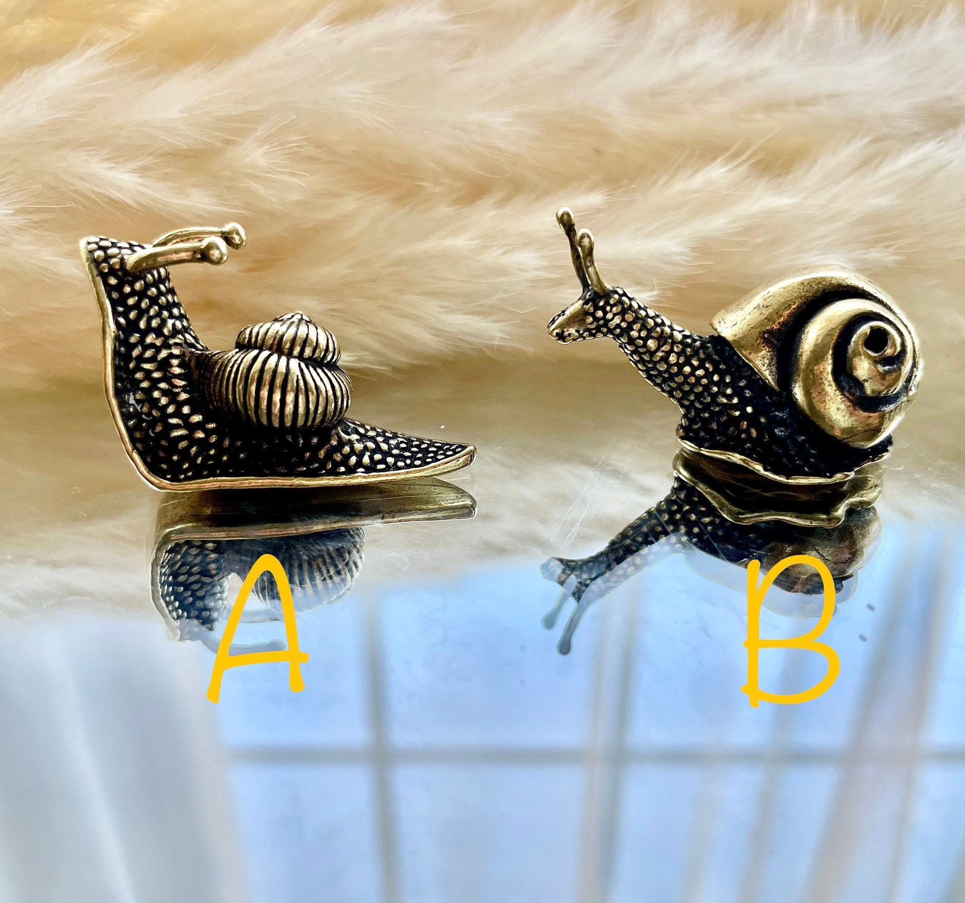Loving Garden Snails, Snails figurine, Fine lifelike solid brass ornament, creative gift, Valentine’s Day idea