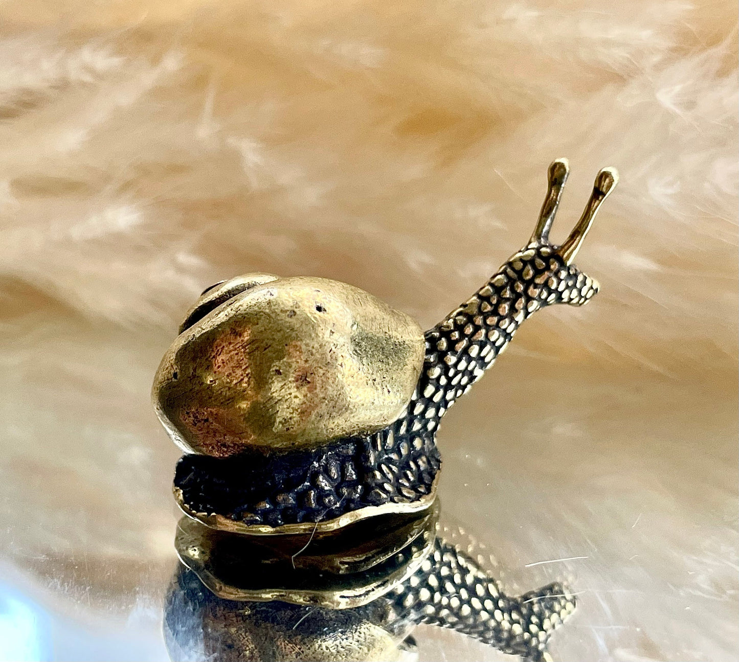 Loving Garden Snails, Snails figurine, Fine lifelike solid brass ornament, creative gift, Valentine’s Day idea