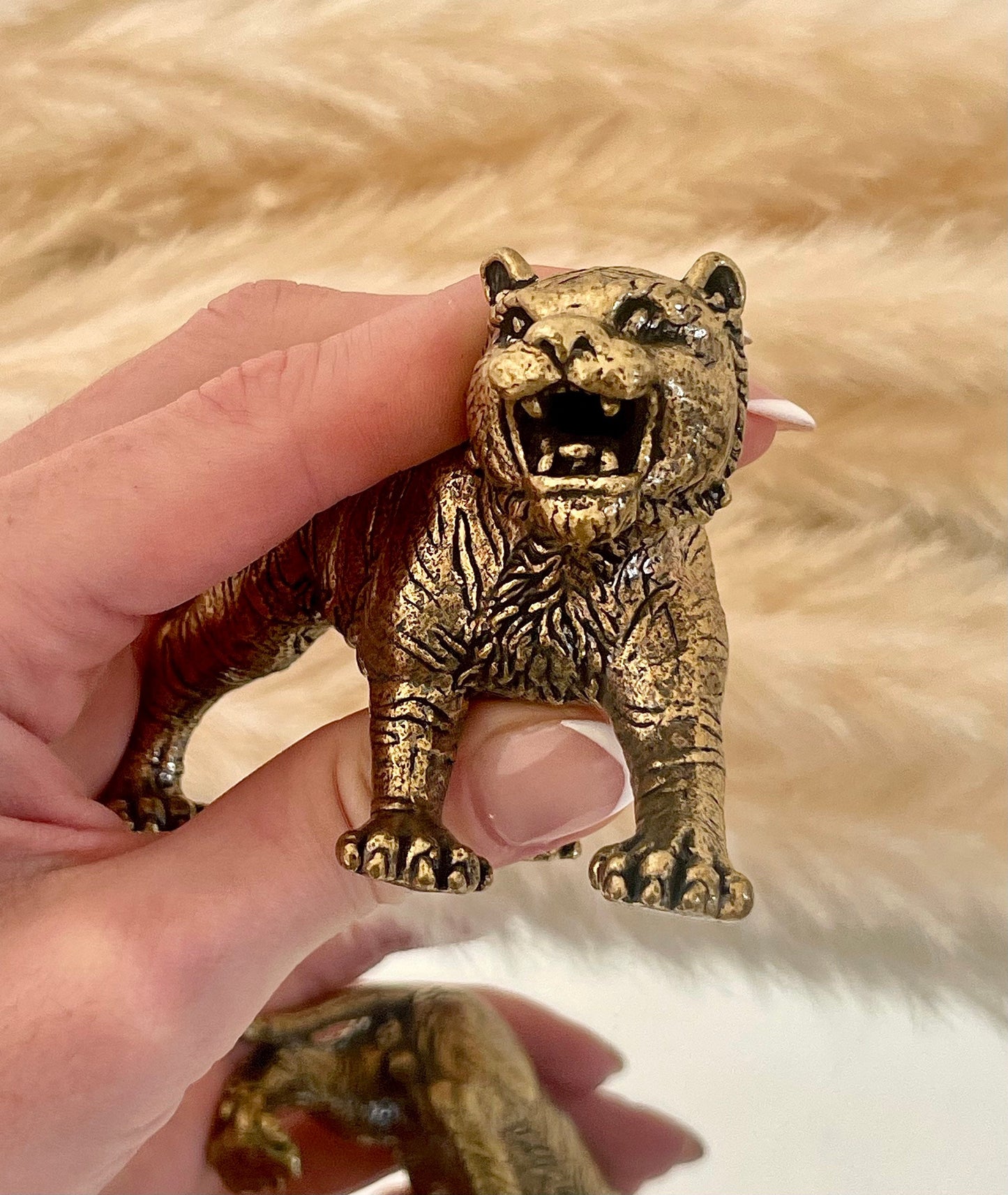 Traditional tiger figurine, Fine craftsmanship, Solid brass figurine, White tiger, Incredible desktop decoration, heavy paperweight