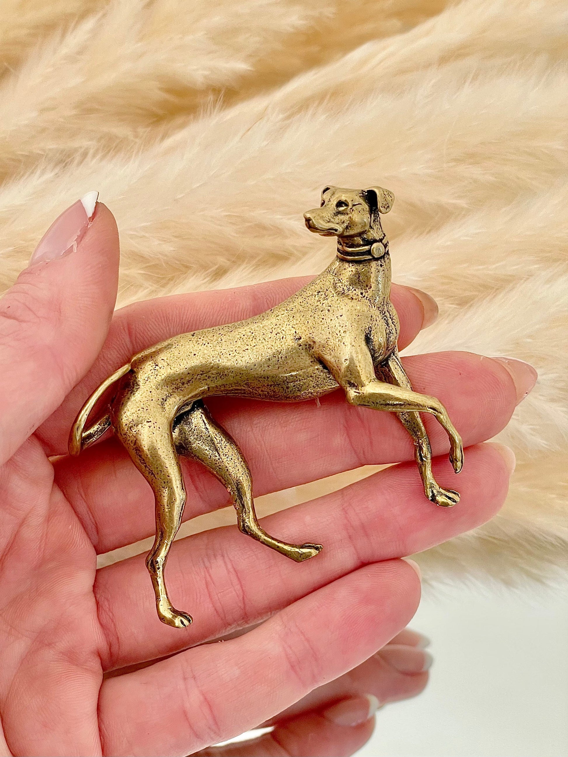 Hound dog figurine, Fine lifelike solid brass statuette, Desktop decoration, whippets dog statuette, traditional style dog, Beautiful gift