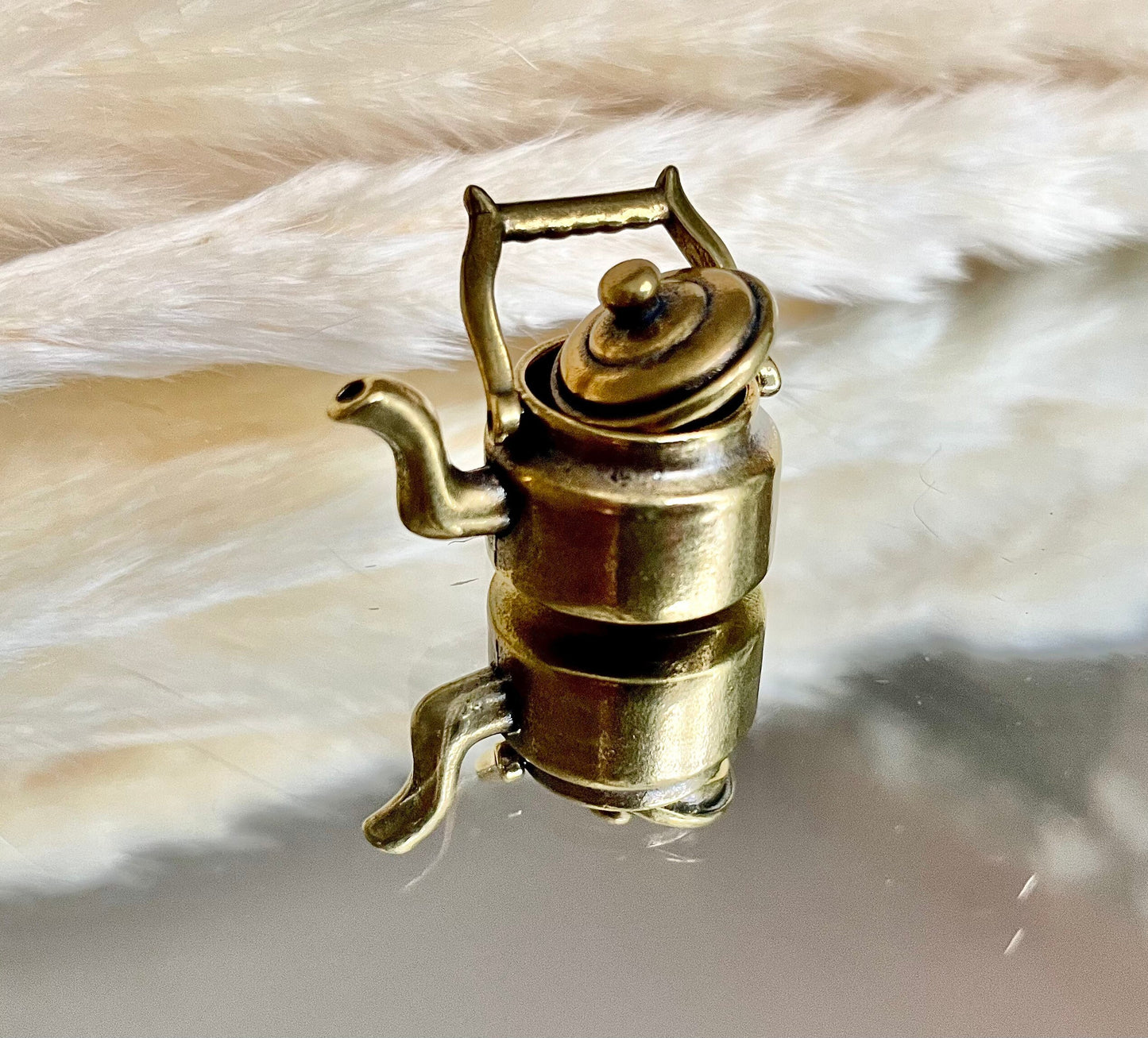 Little teapot, Fine lifelike brass Figurine, Tiny teapot figurine, Adorable miniature for tea lovers, Teapot with removable lid