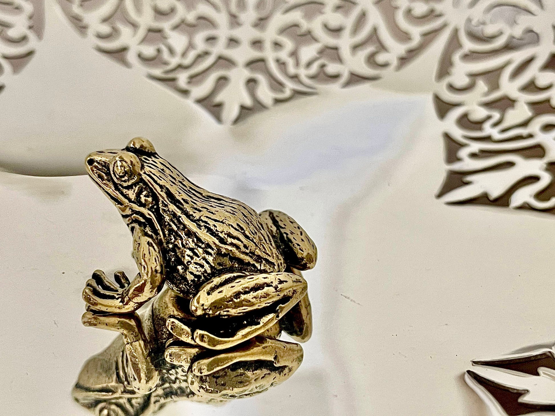 Fine Lifelike Solid Brass Frog figurine, Big Frog Statue, Small Paperweight, Cute collectible figurine, Desk Accessory