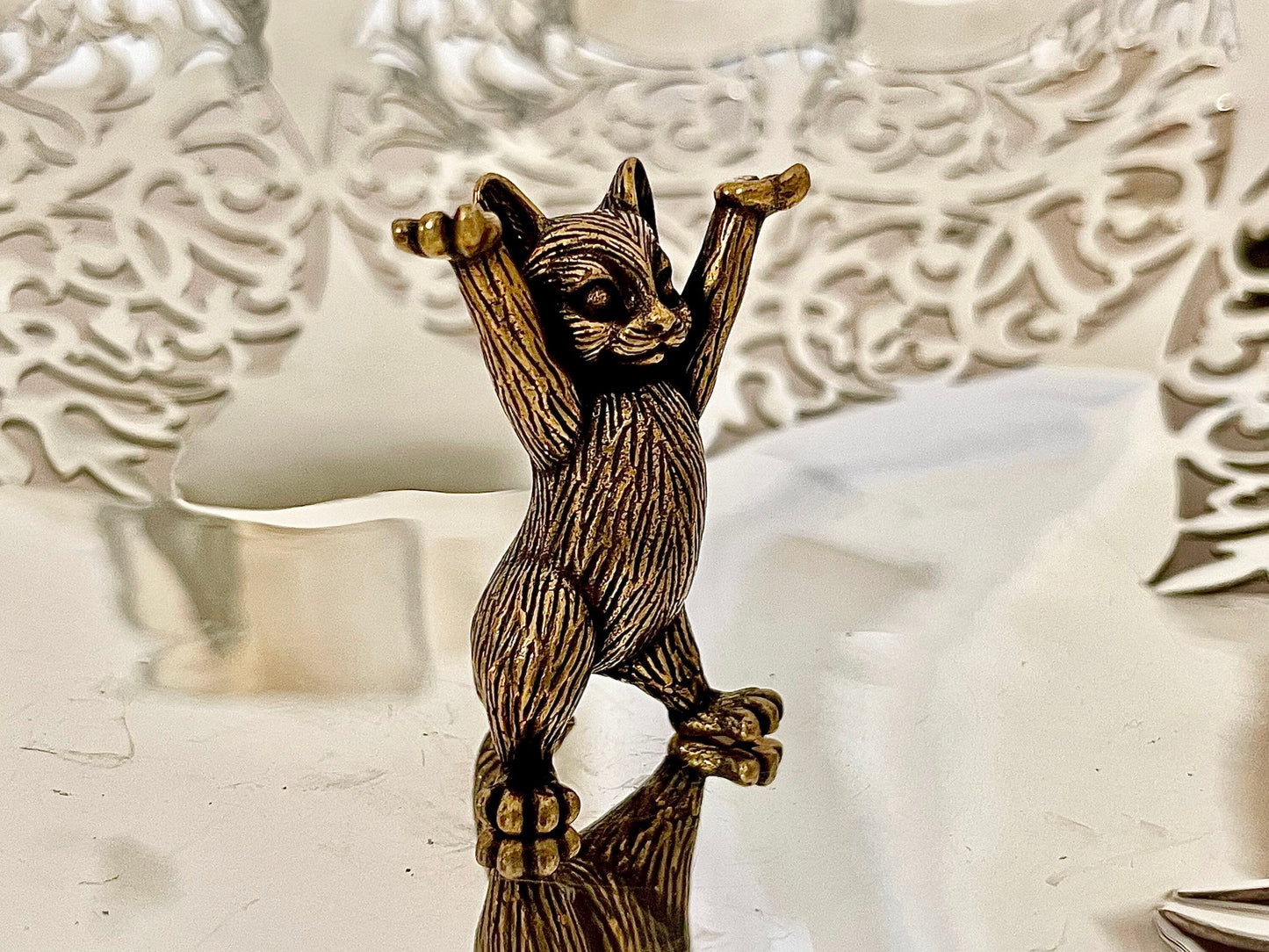 Cat pen holder, Kitten holding a pen, brass tabby Pen rest, Brush holder, Paperweight, Desktop ornament, Cat figurine, Creative gift