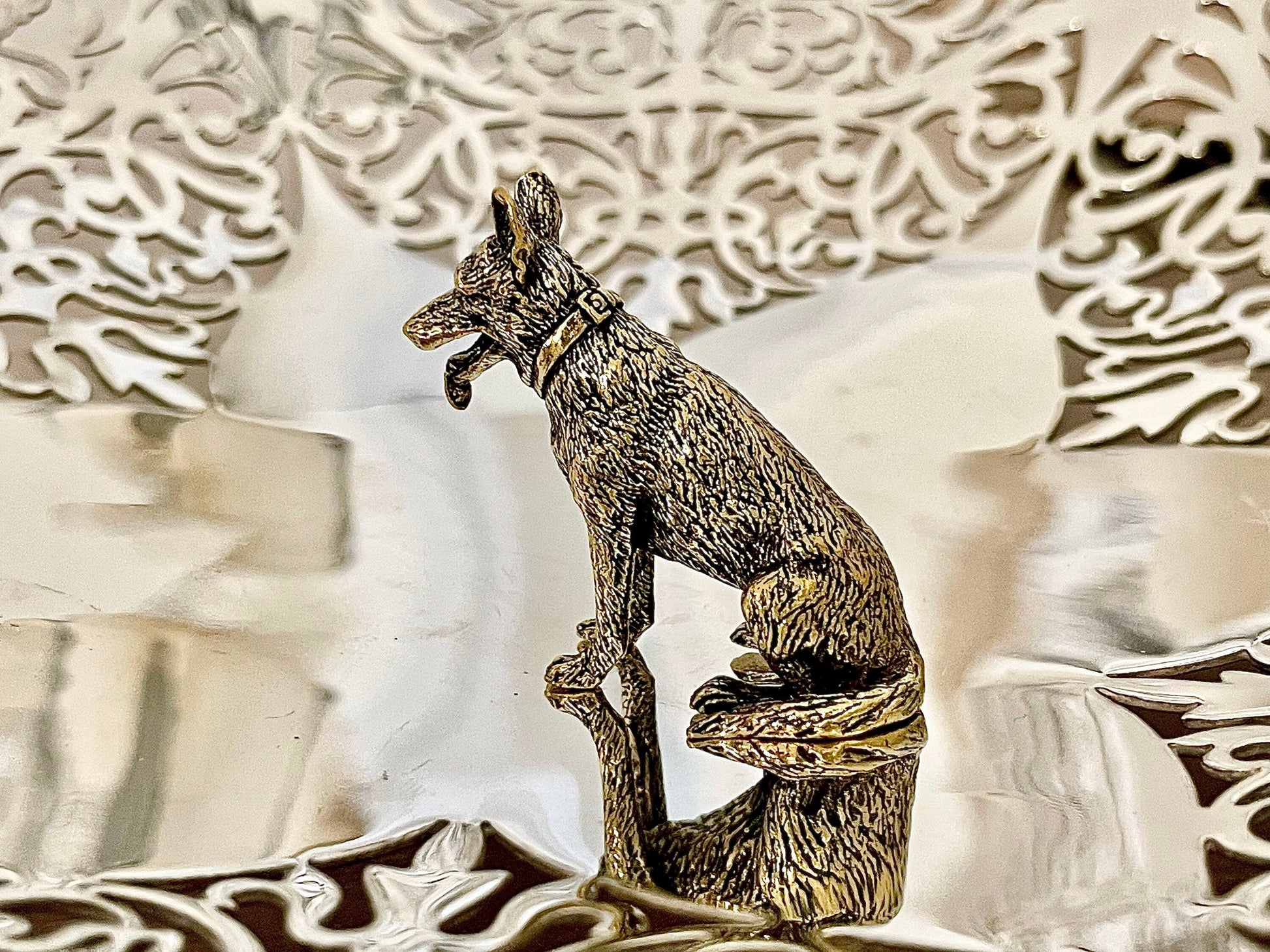 Shepherd dog figurine, Fine lifelike solid brass statuette, Desktop decoration, sheep-dog statuette