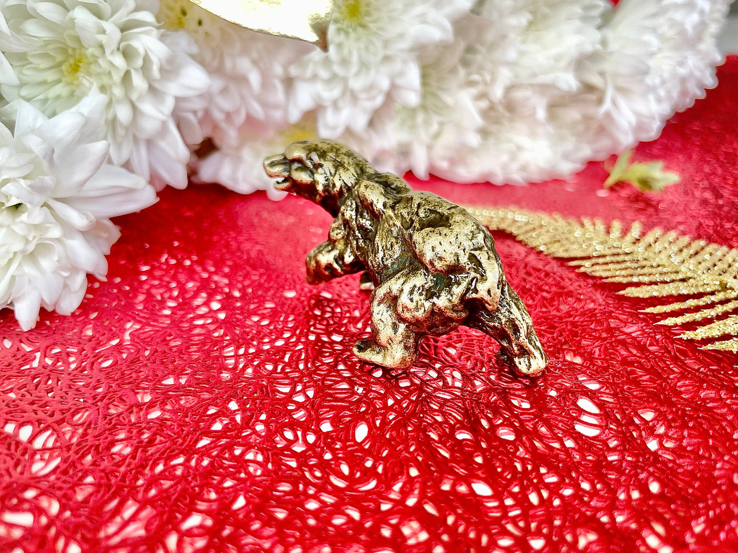 Solid Brass Arctic Bear Ornament, Winter Animal Miniature, Desktop Decoration, Bear figurine, Bear Decor