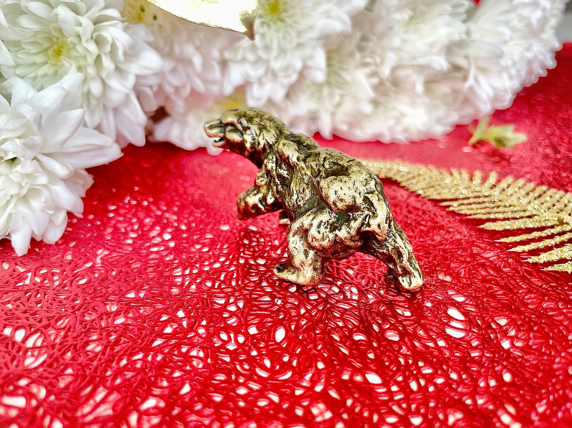 Solid Brass Arctic Bear Ornament, Winter Animal Miniature, Desktop Decoration, Bear figurine, Bear Decor