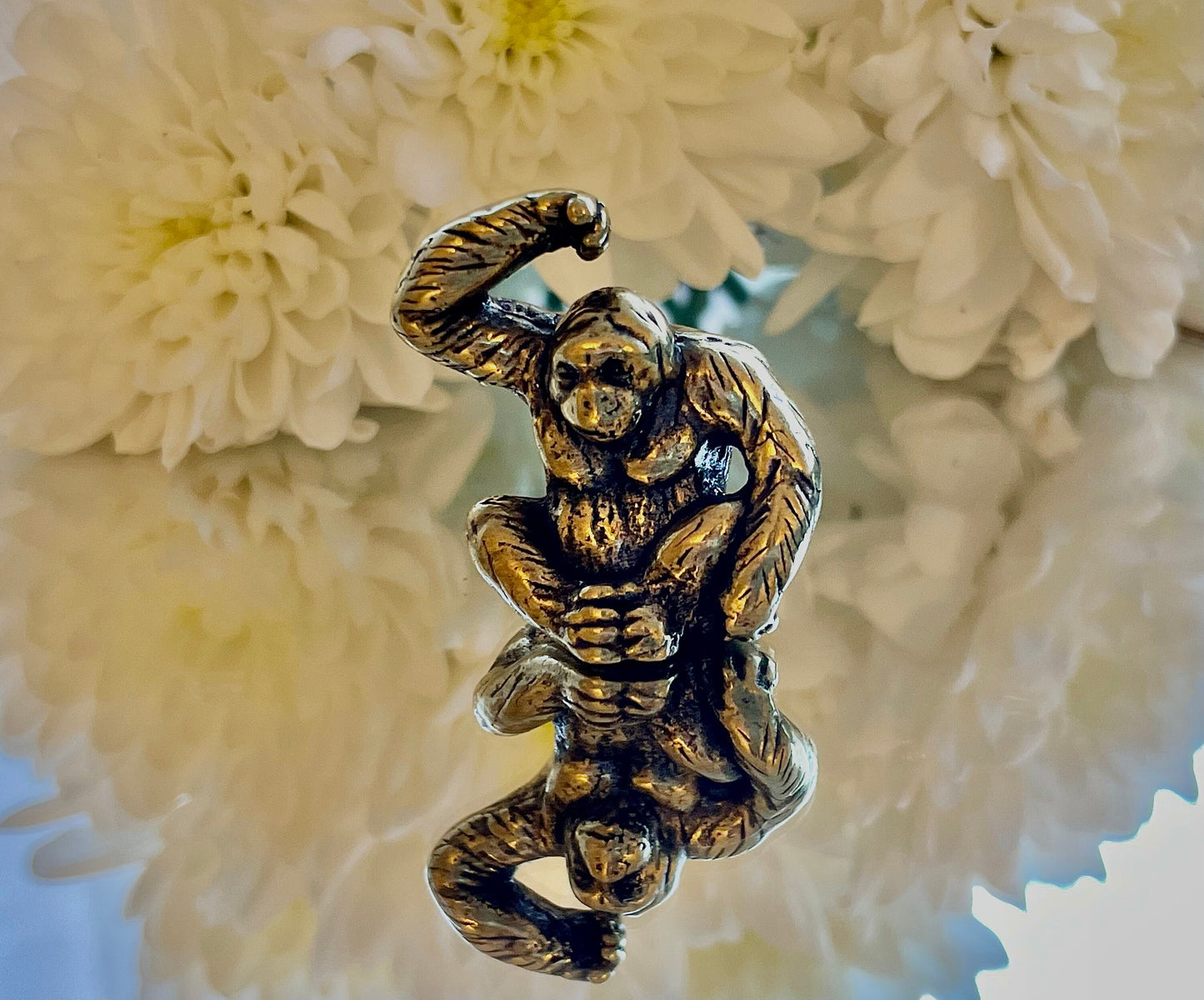 Solid Brass Orang-utan Mini Figurine, Animal display, baby orangutan Decoration, Desktop ornament