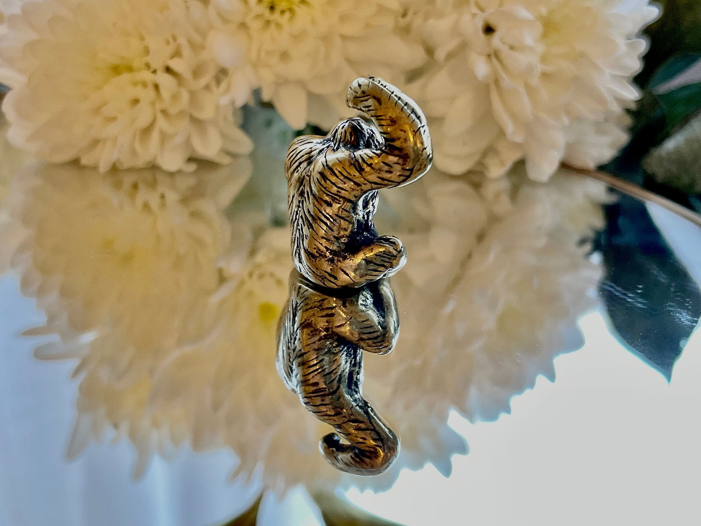 Solid Brass Orang-utan Mini Figurine, Animal display, baby orangutan Decoration, Desktop ornament