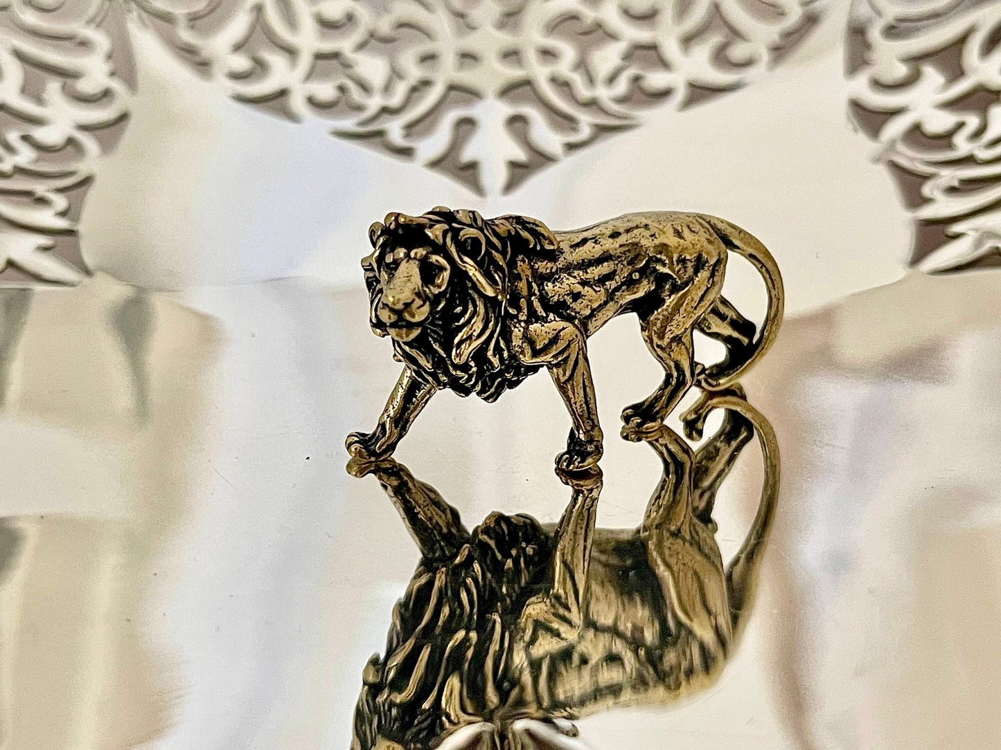 King lion casting figurine, Solid Brass Hand Carved Lion Statue, home decoration, collectible brass figurine