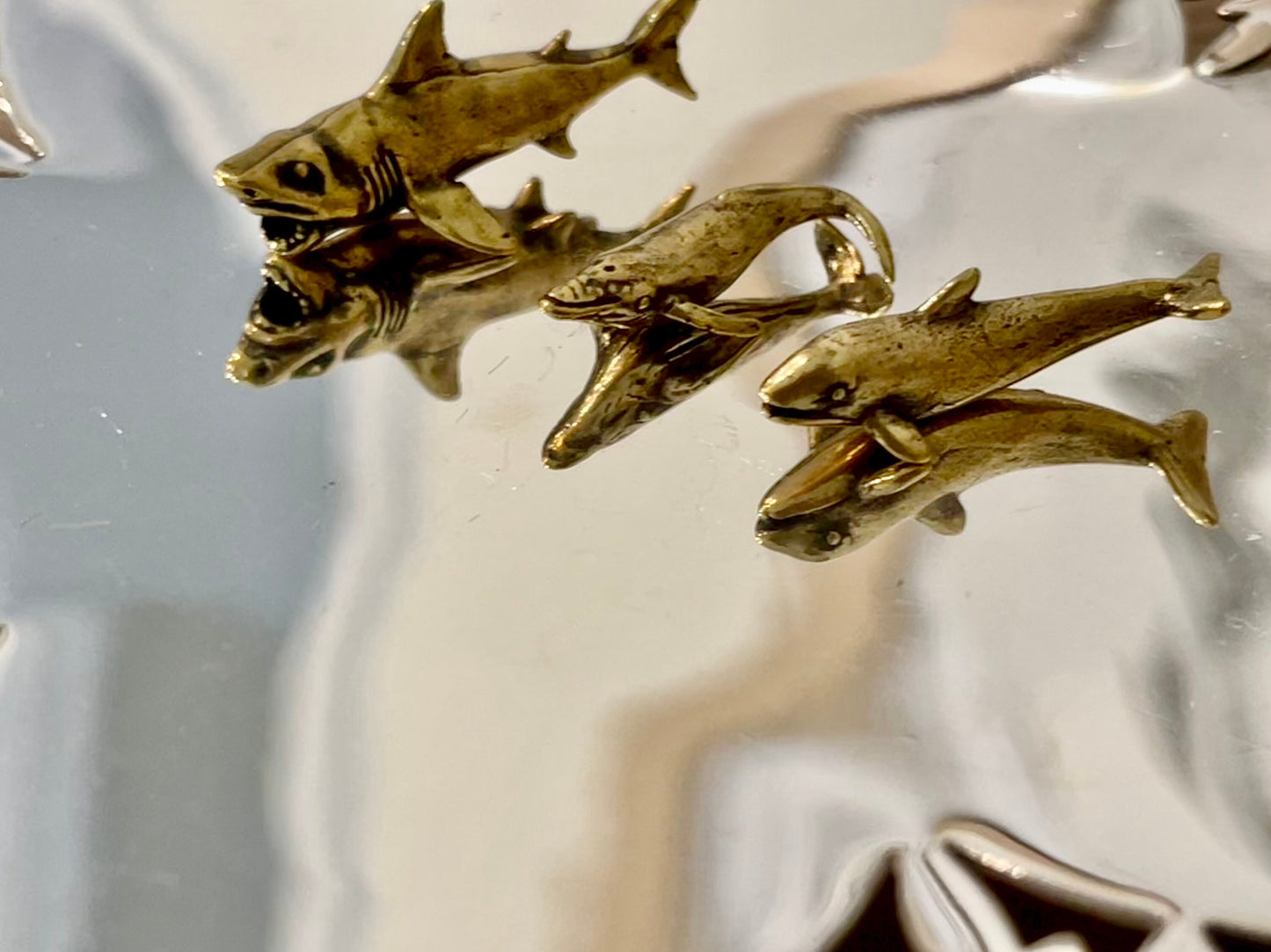 Lifelike solid brass sculptures shark, whale figurine, dolphin statue, metal sea creatures, tiny metal figurine