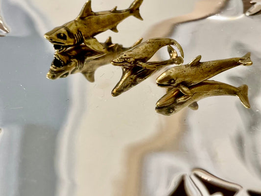 Lifelike solid brass sculptures shark, whale figurine, dolphin statue, metal sea creatures, tiny metal figurine