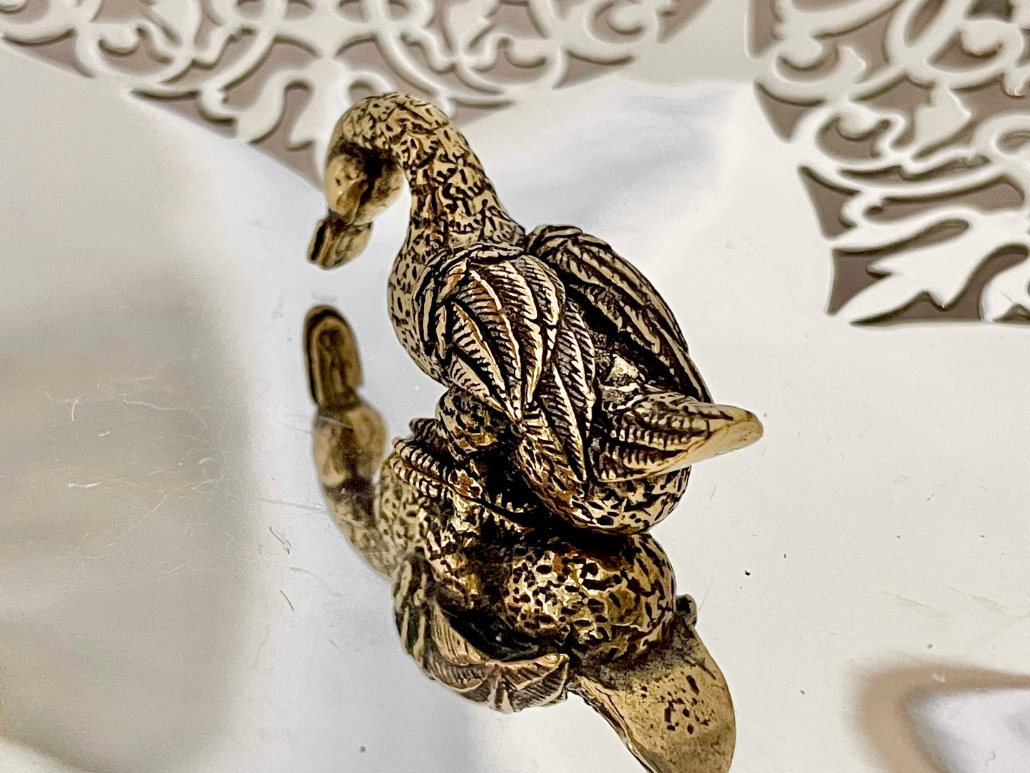 Fine lifelike solid brass figurine, duck statuette, goose figurine, metal bird miniature, desktop ornament , metal paperweight