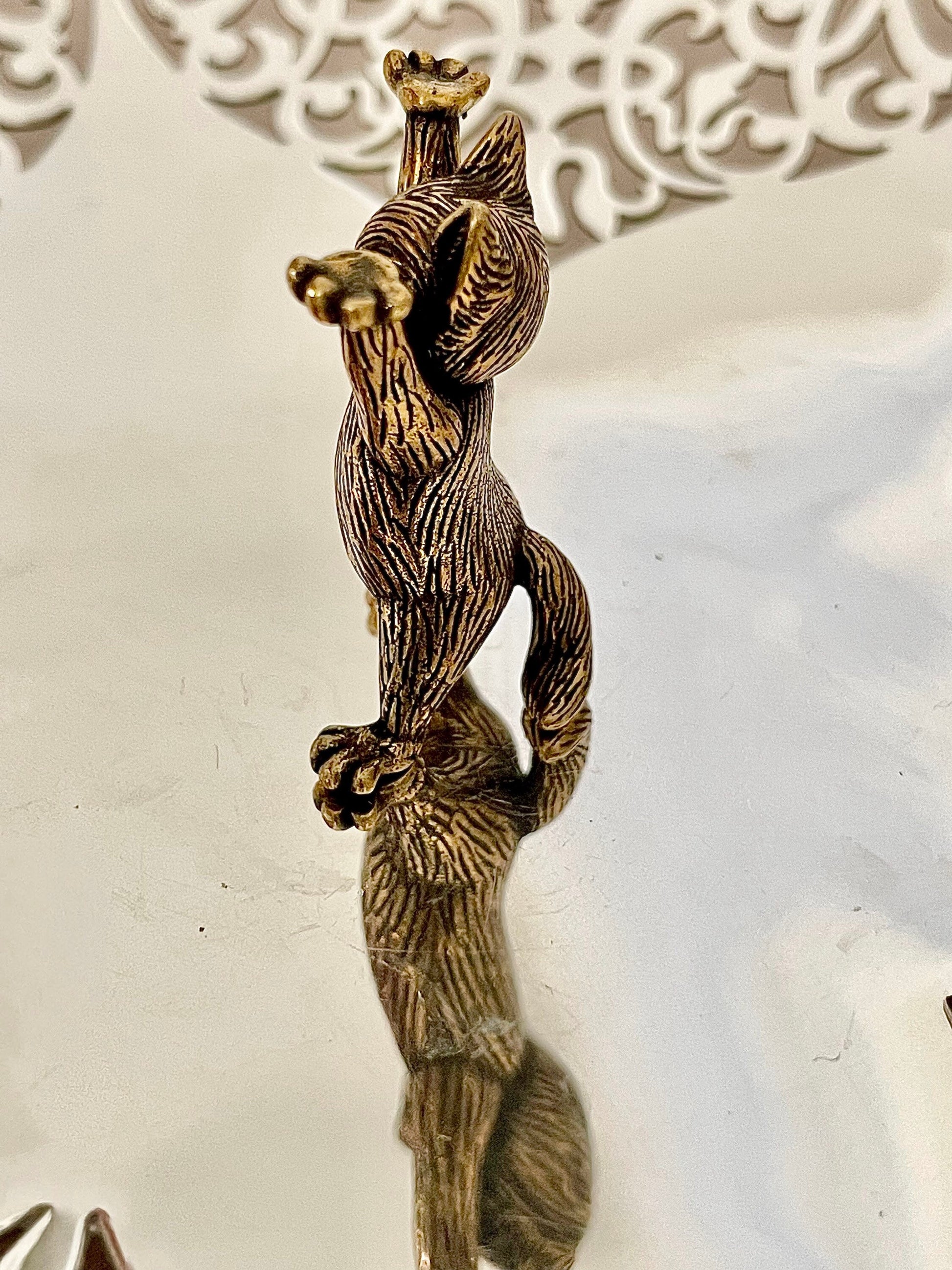 Cat pen holder, Kitten holding a pen, brass tabby Pen rest, Brush holder, Paperweight, Desktop ornament, Cat figurine, Creative gift