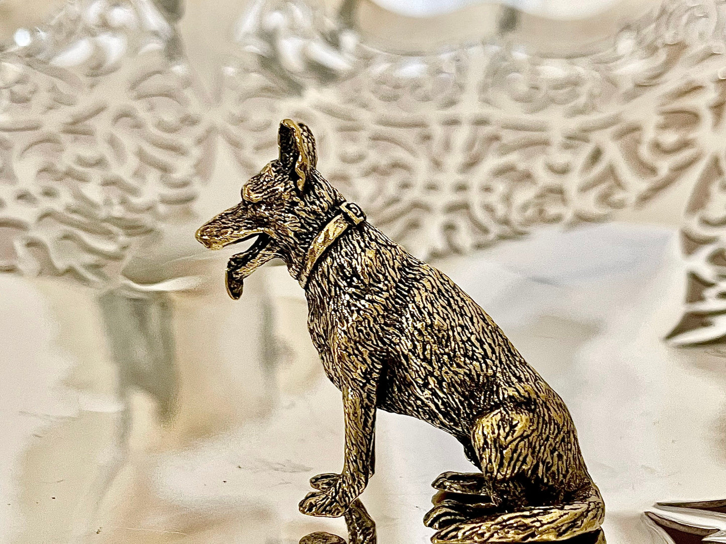 Shepherd dog figurine, Fine lifelike solid brass statuette, Desktop decoration, sheep-dog statuette