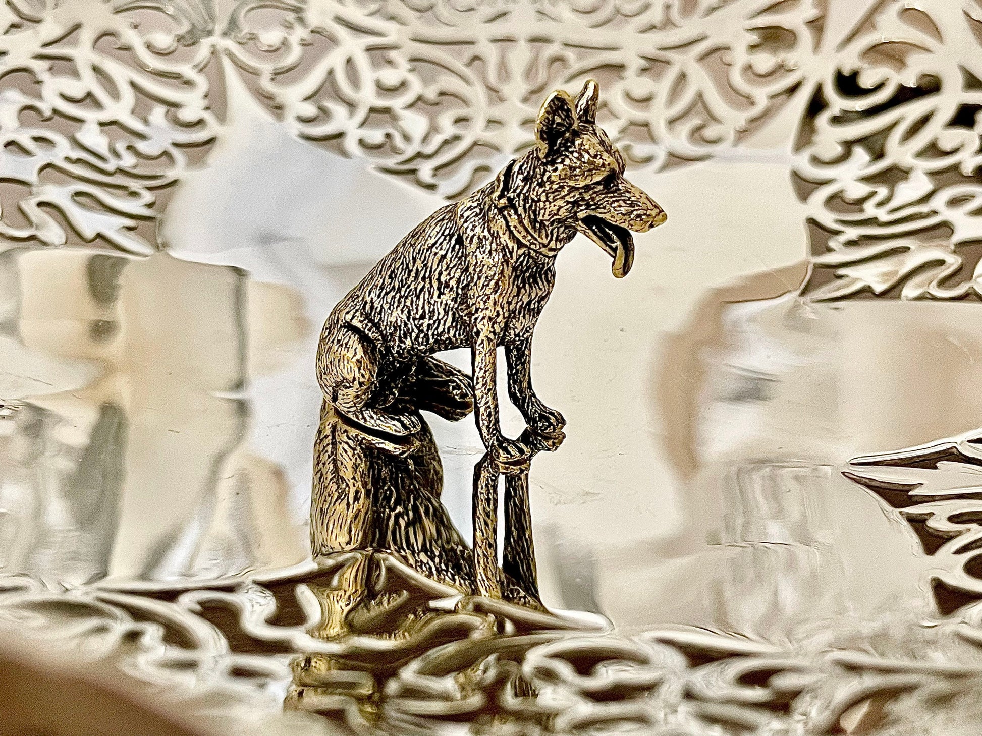 Shepherd dog figurine, Fine lifelike solid brass statuette, Desktop decoration, sheep-dog statuette