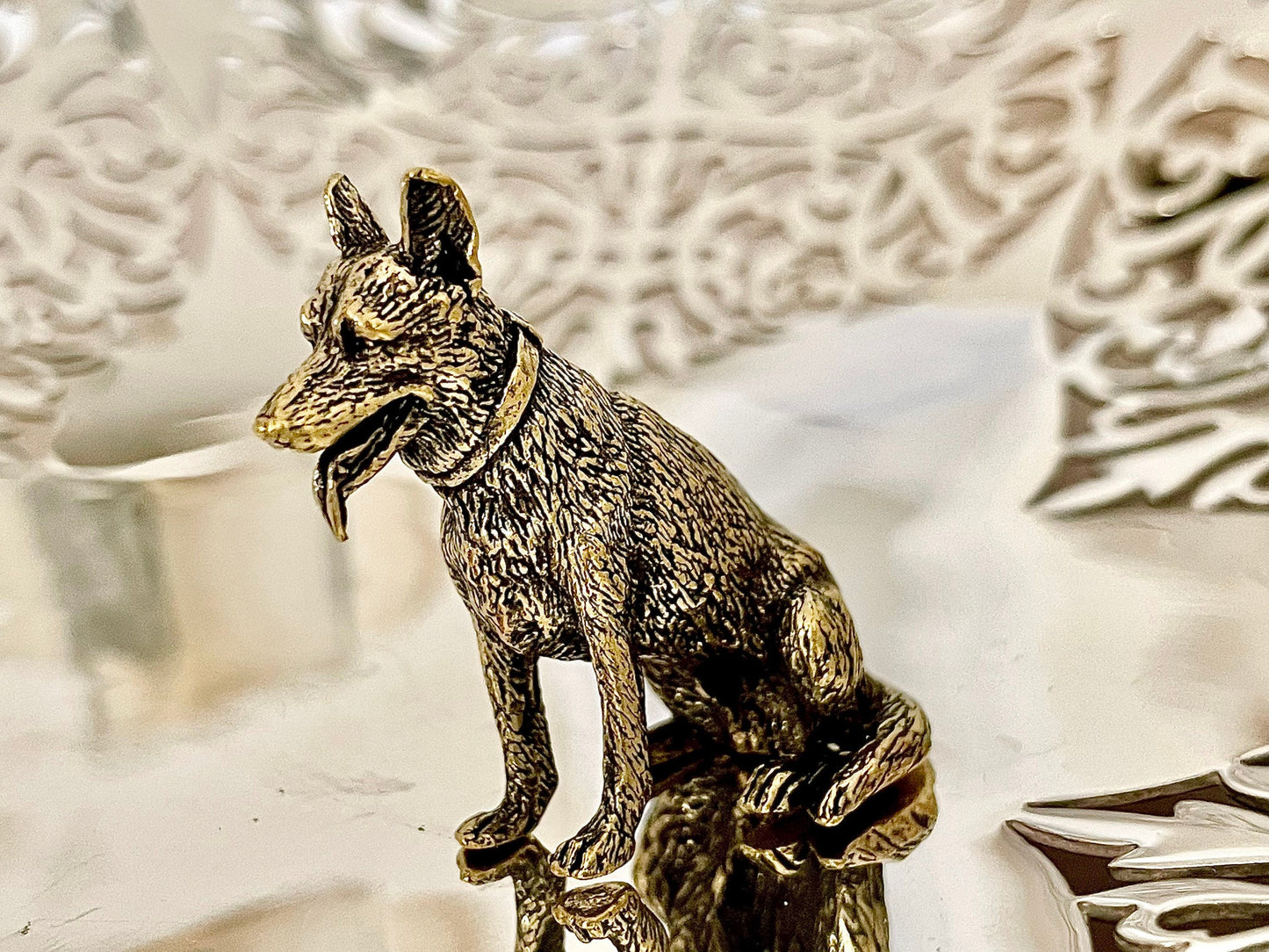 Shepherd dog figurine, Fine lifelike solid brass statuette, Desktop decoration, sheep-dog statuette