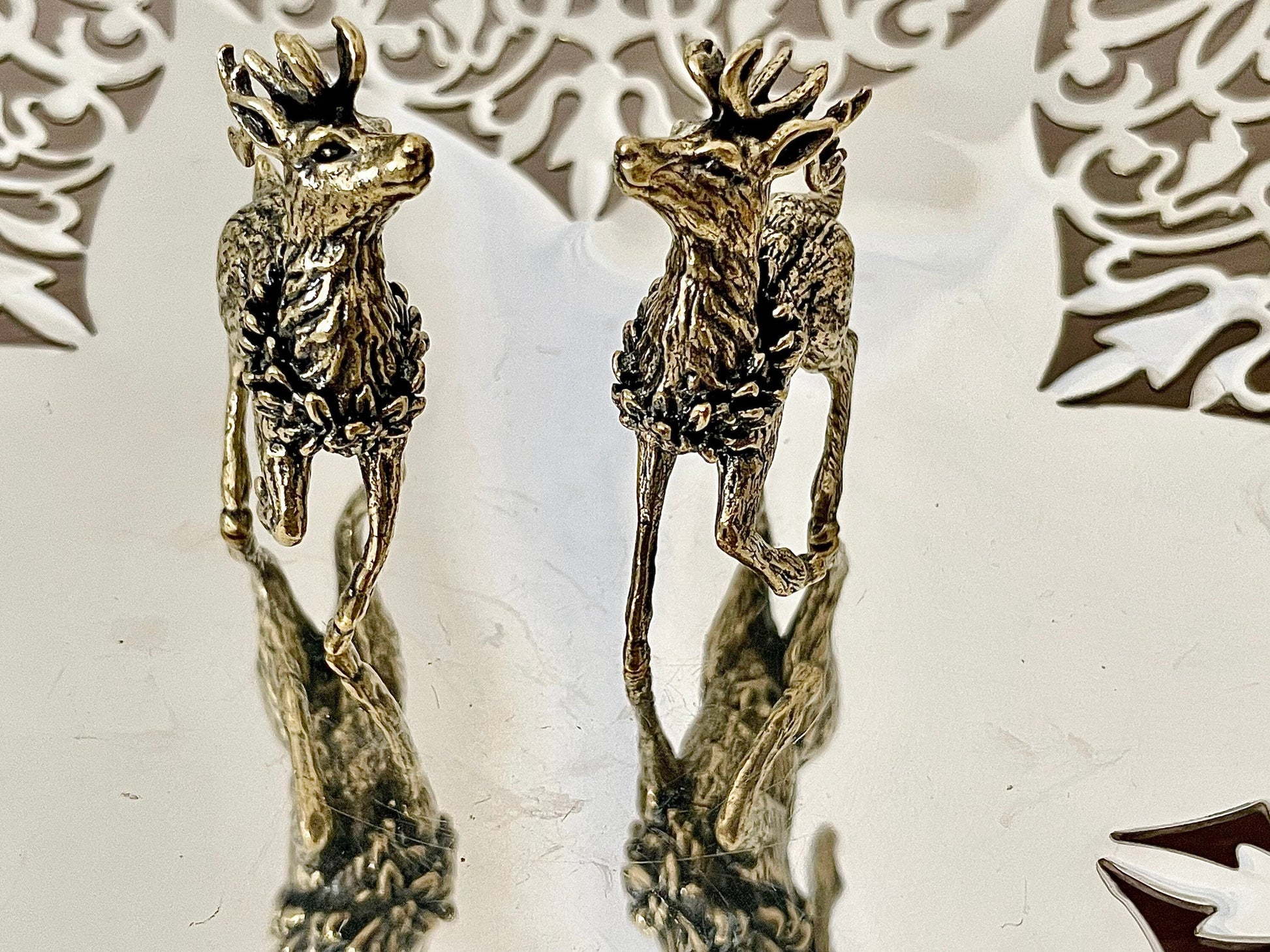Pair of Reindeers statue, Metal deer ornament, Fine lifelike solid brass, Festival reindeer, reindeer statue, Christmas gift
