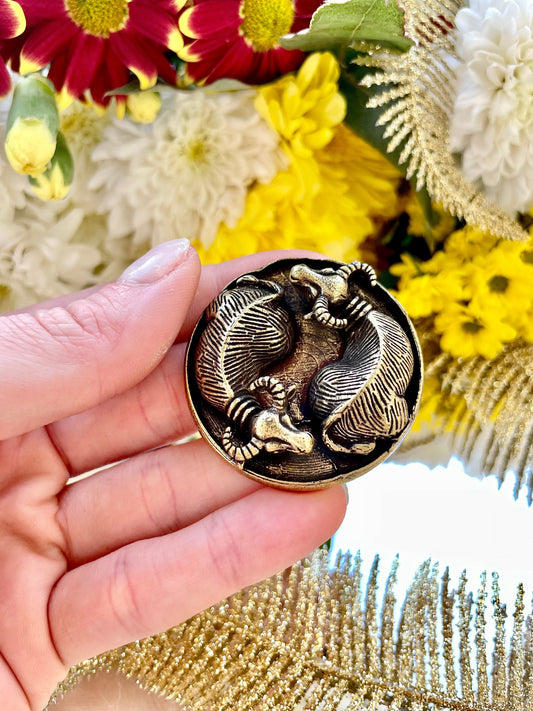 Fine solid brass Feng shui ox figurine, brass gossip Tai Chi ox sculpture, Feng Shui ornament, Two Buffalo Home Decoration