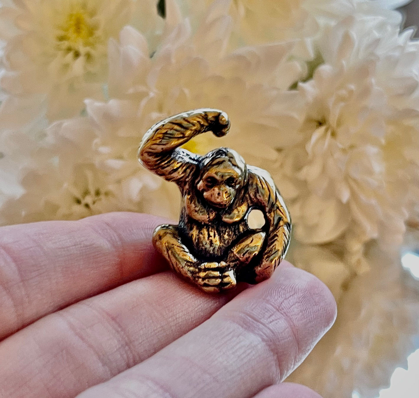 Solid Brass Orang-utan Mini Figurine, Animal display, baby orangutan Decoration, Desktop ornament