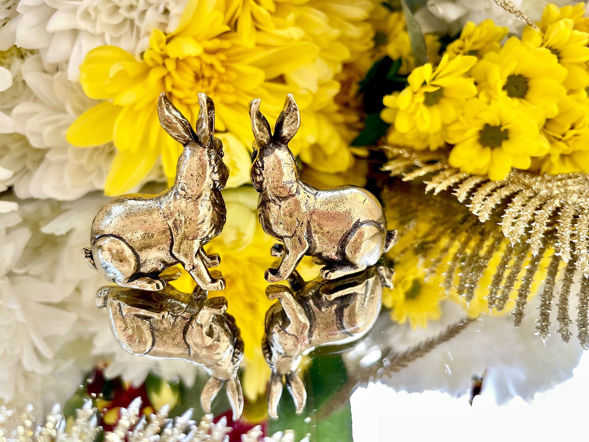 Couple of rabbits figurines, lifelike workmanship, bunny ornament, Couple of bunnies, Solid Brass figurine, cute gift