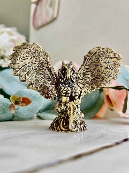 Solid brass Eagle-Owl metal figurine, metal Workmanship, Bubo bubo Figurine, owl Miniatures, Beautiful Desktop Ornament, Paperweight