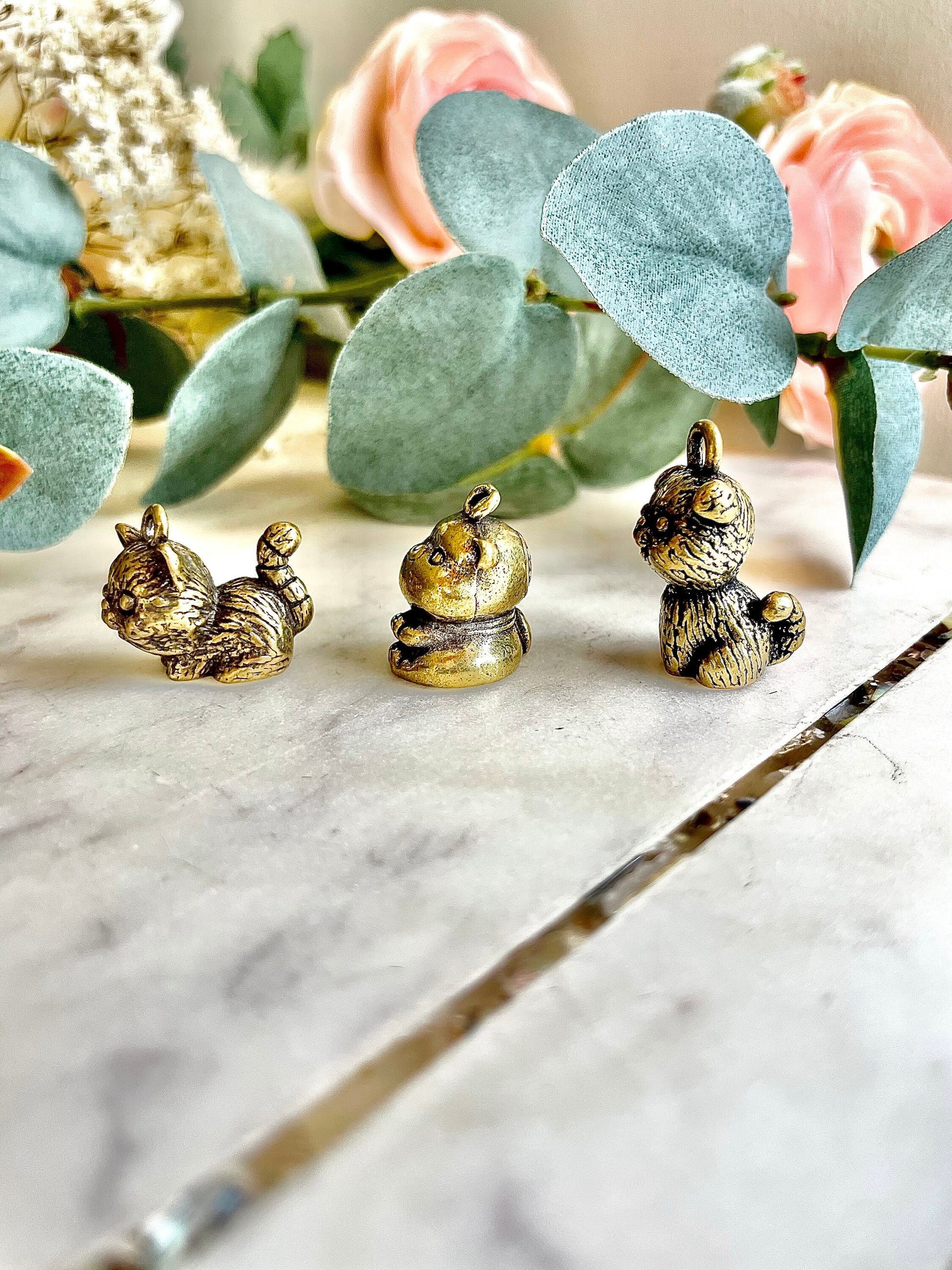 Solid brass cat pendant, cute key chain pendant, brass Casting Animal Figurine, Metal cat jewellery, little kitten charm, cat