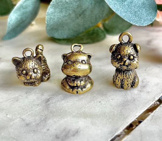 Solid brass cat pendant, cute key chain pendant, brass Casting Animal Figurine, Metal cat jewellery, little kitten charm, cat