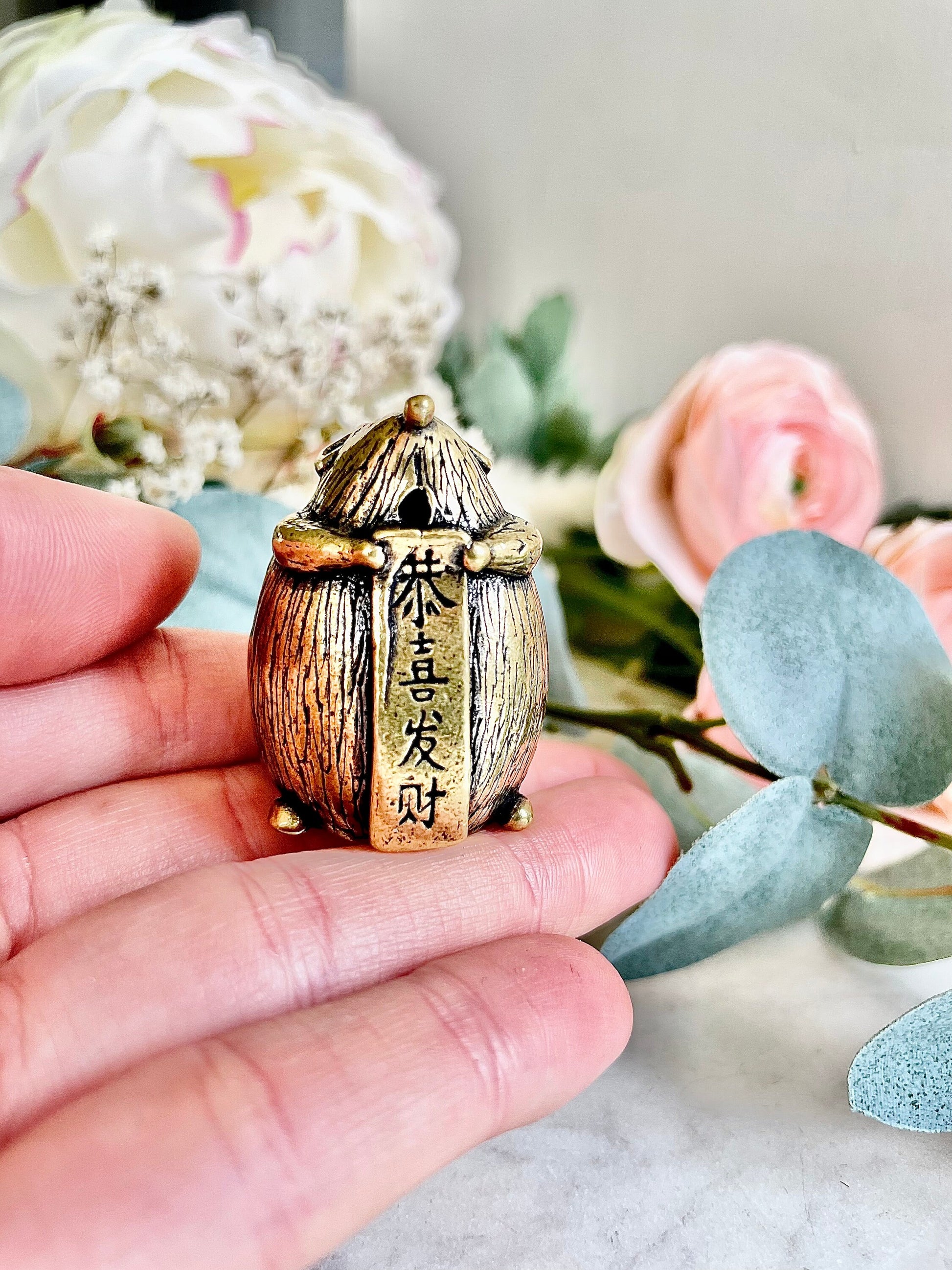 Japanese brass mouse sinning pray incense burner, indoor incense holder, cool mouse figurine, tea happy fortune
