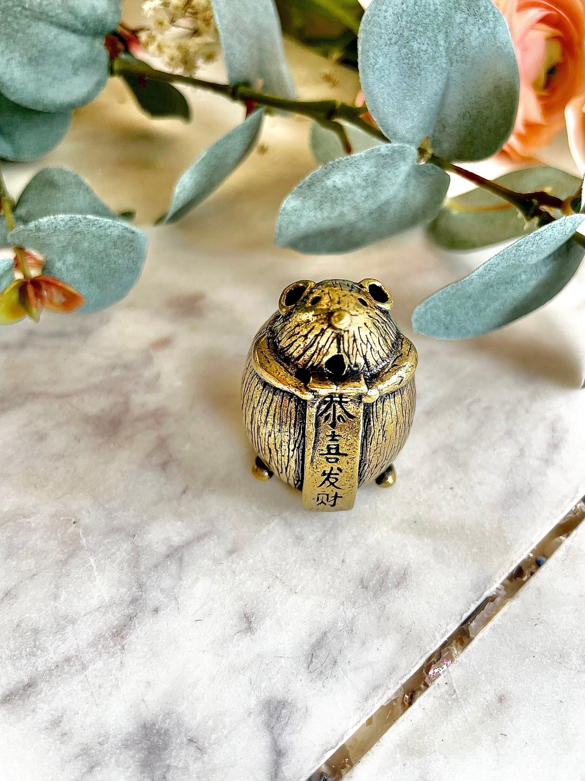 Japanese brass mouse sinning pray incense burner, indoor incense holder, cool mouse figurine, tea happy fortune