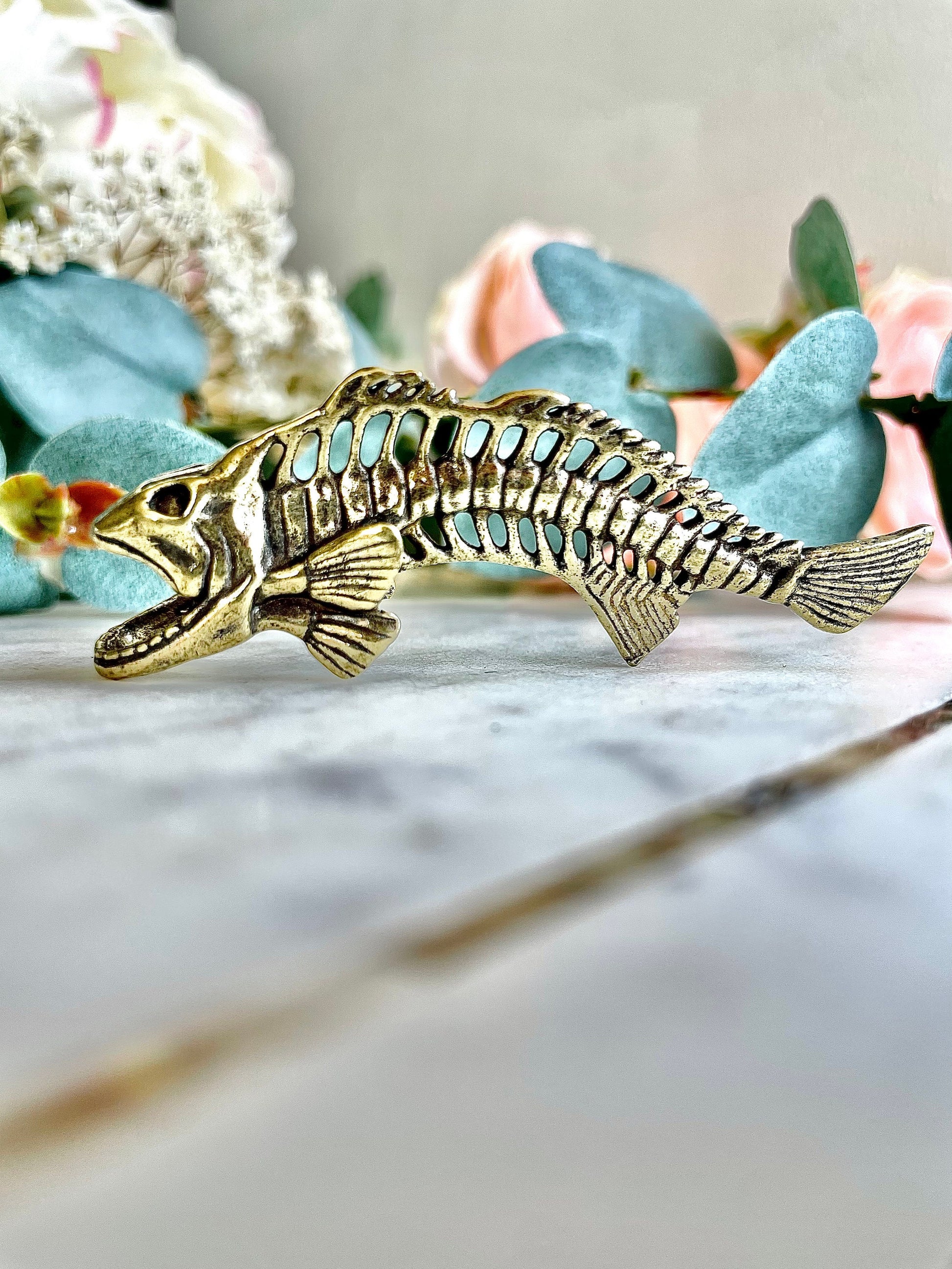 Solid brass Fishbone figurine, Crater Beads, Fish skeleton Keyring, Hanging Trinkets, Creative Zipper, Brass Fish Bone, Paracord Bead