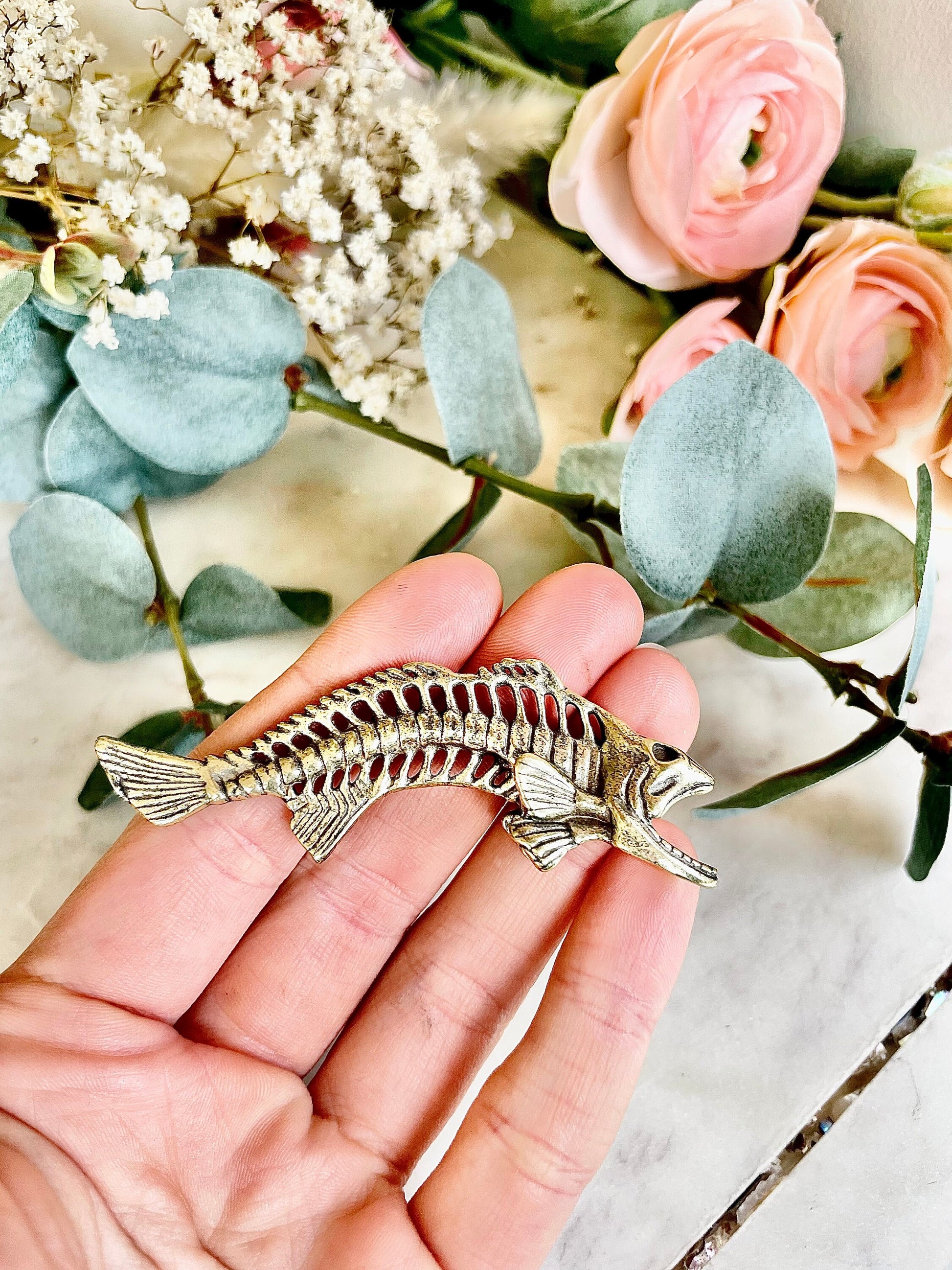 Solid brass Fishbone figurine, Crater Beads, Fish skeleton Keyring, Hanging Trinkets, Creative Zipper, Brass Fish Bone, Paracord Bead