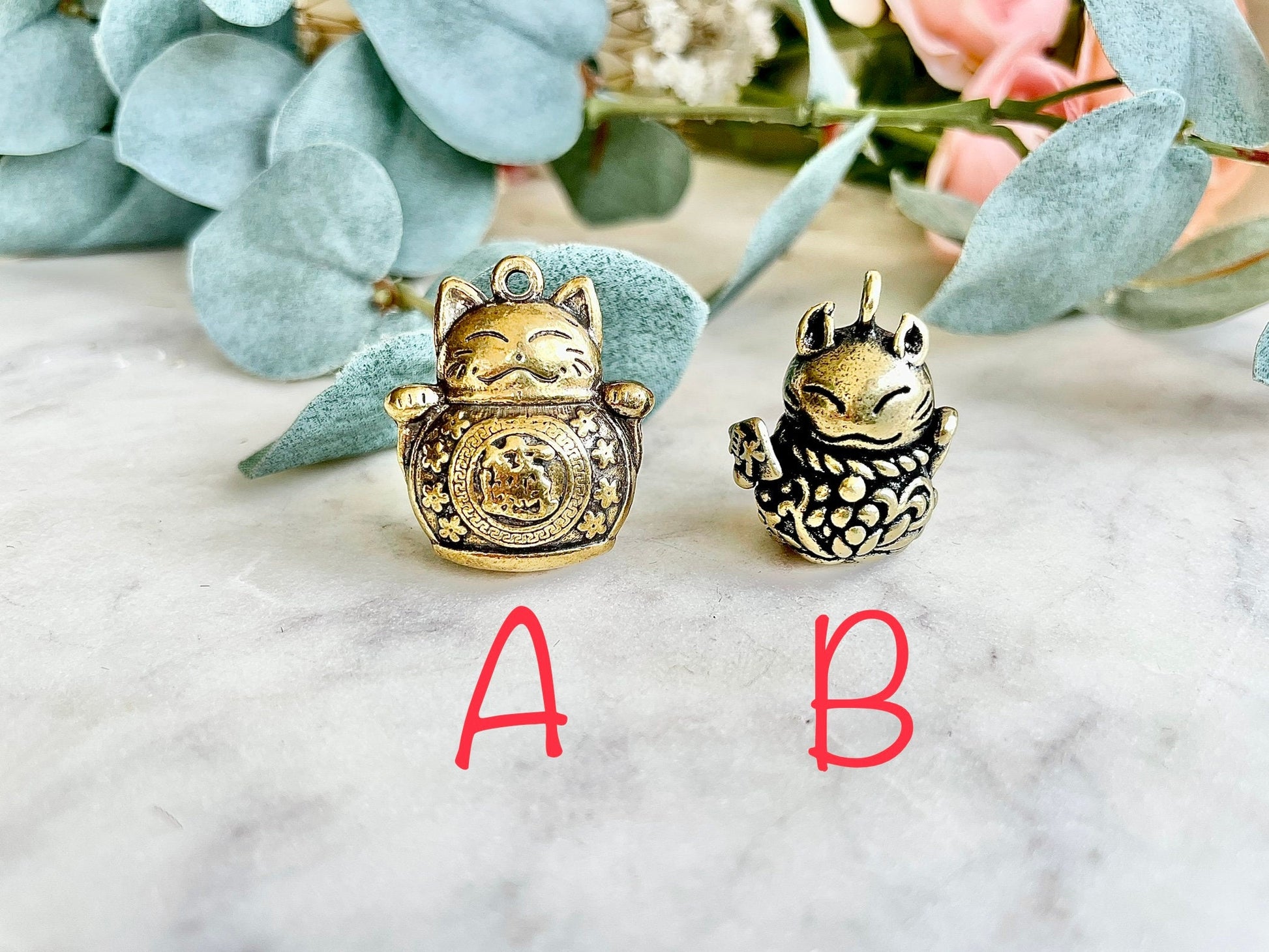 Japanese maneki neko, brass fortune kitten cat pendant, solid fine brass fortune kitten, cat figurine, pendant mascot, fortune cat keychain
