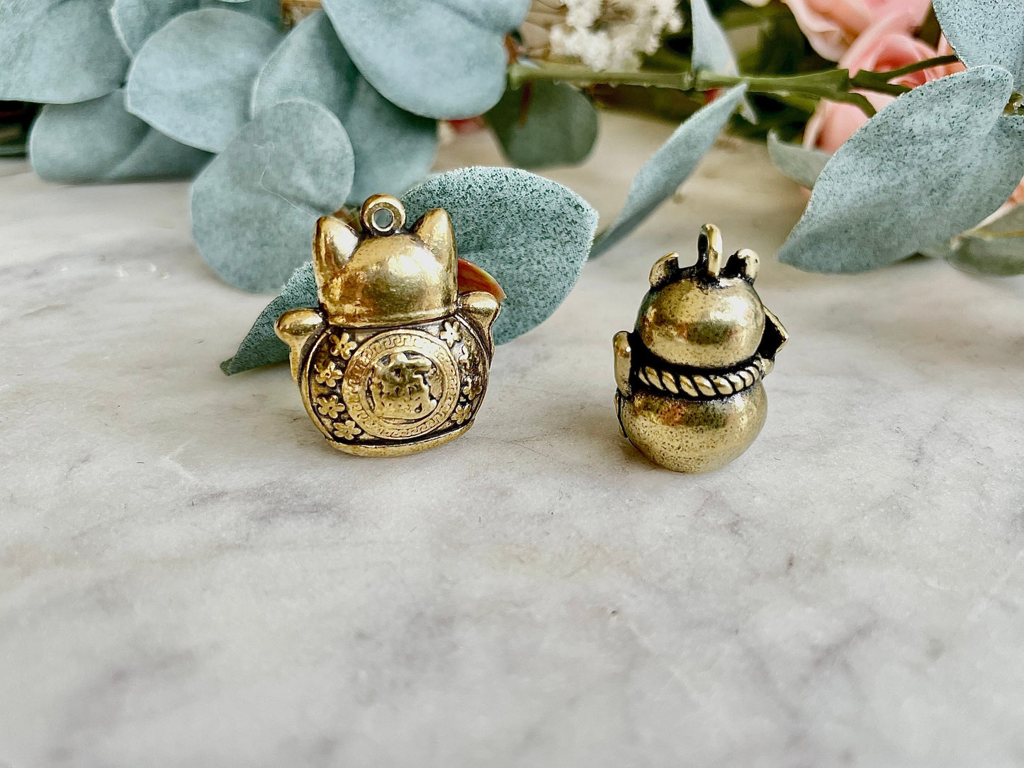 Japanese maneki neko, brass fortune kitten cat pendant, solid fine brass fortune kitten, cat figurine, pendant mascot, fortune cat keychain