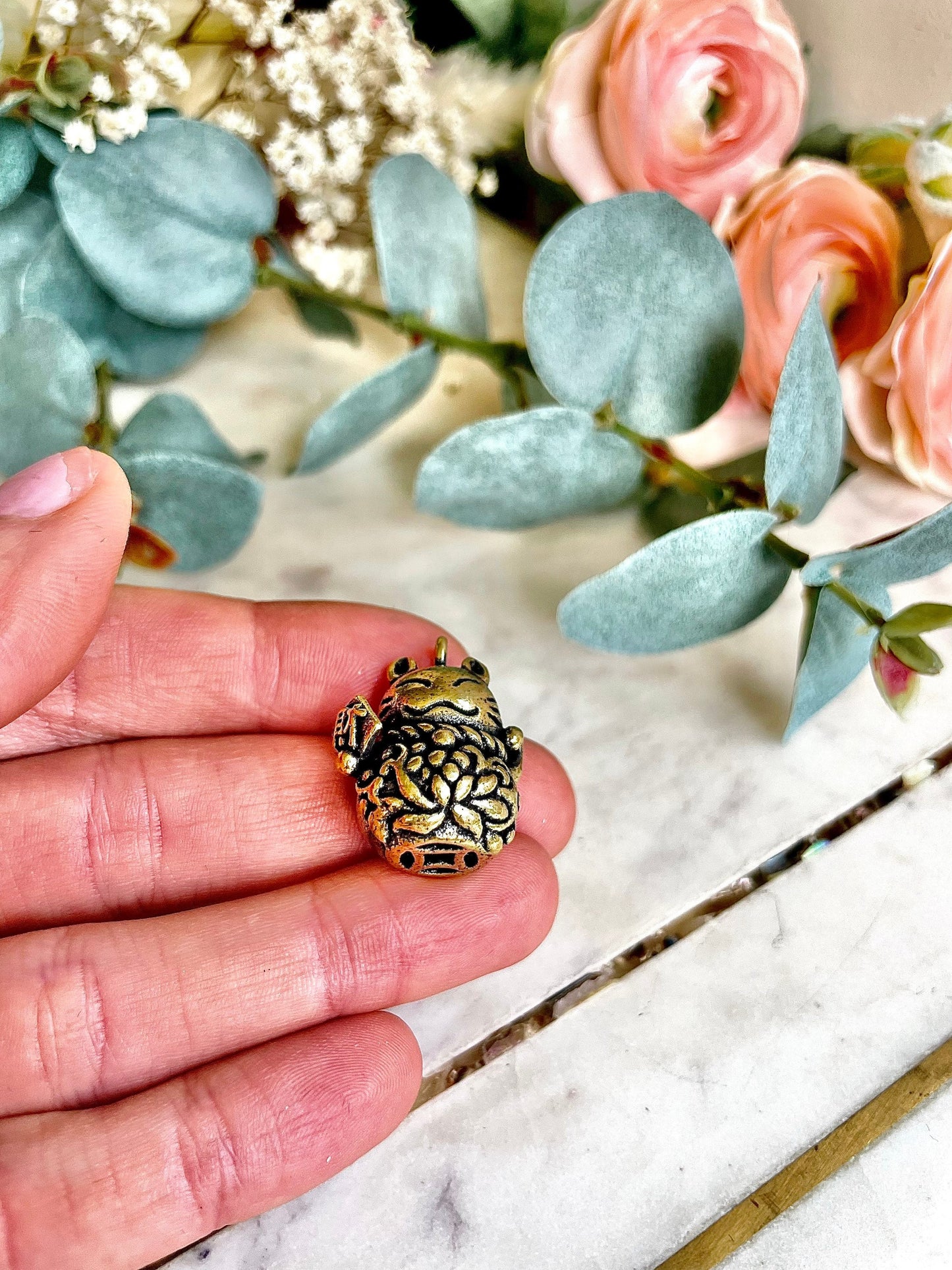 Japanese maneki neko, brass fortune kitten cat pendant, solid fine brass fortune kitten, cat figurine, pendant mascot, fortune cat keychain