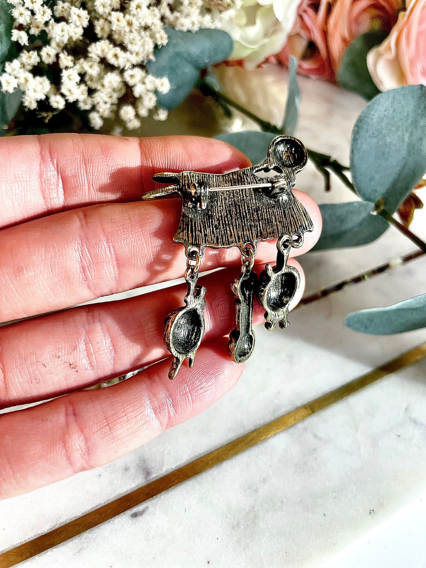 Brass Knitting Brooch, Metal Shawl Pin Gift for Knitter Crochet, Charms Gift for Mom, Gift for Grandma, Crochet gift