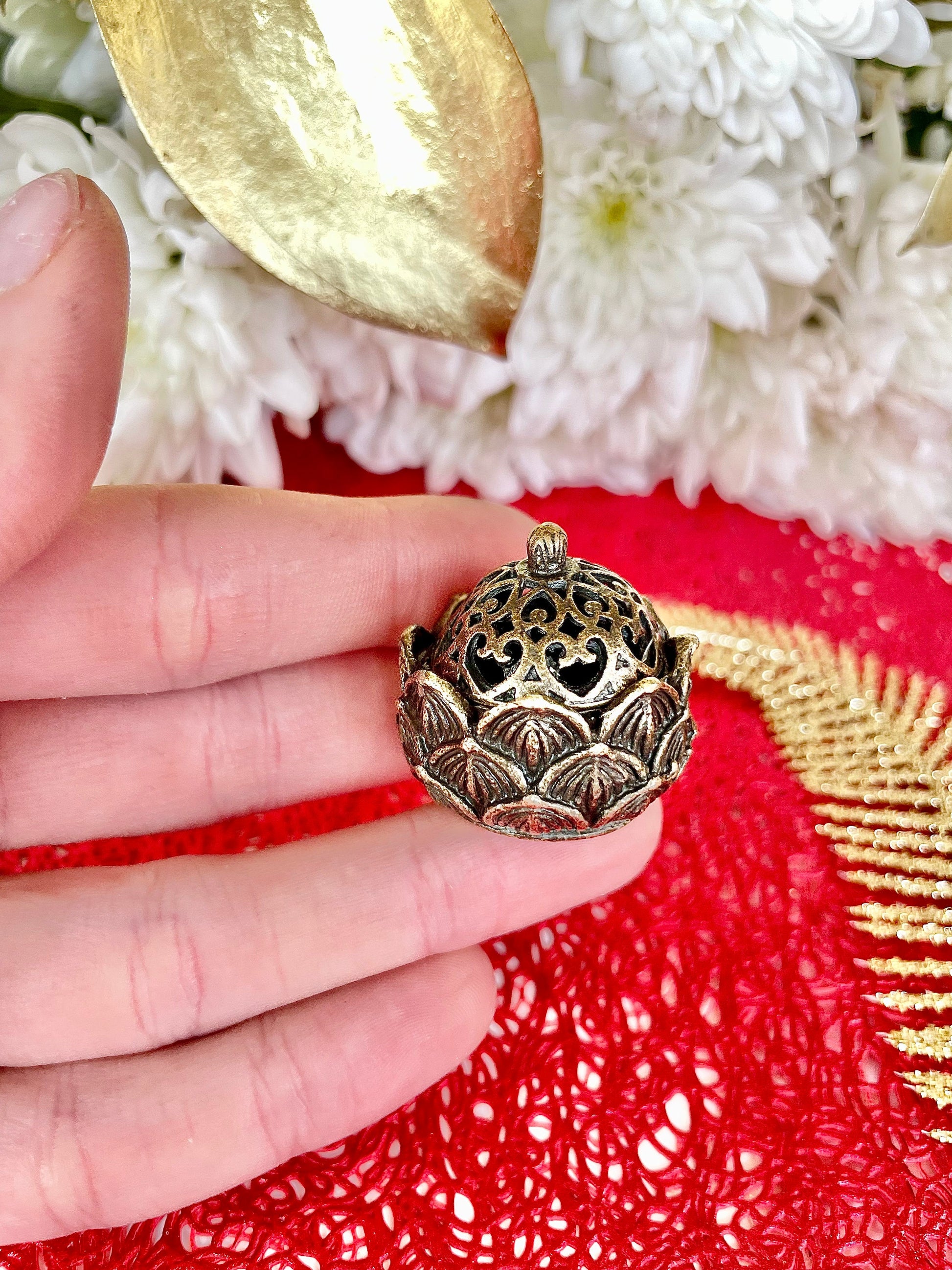 Solid brass copper plate mini lotus incense burner, incense burner, incense burner, small ornaments in religious rooms of temples