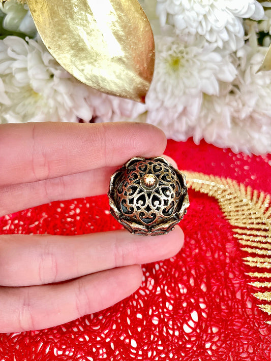 Solid brass copper plate mini lotus incense burner, incense burner, incense burner, small ornaments in religious rooms of temples